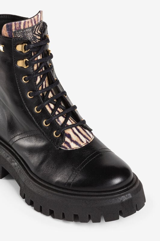 JU Logo-Embroidered Combat Boots JU Logo-Embroidered Combat Boots Black PJS001-PZ085