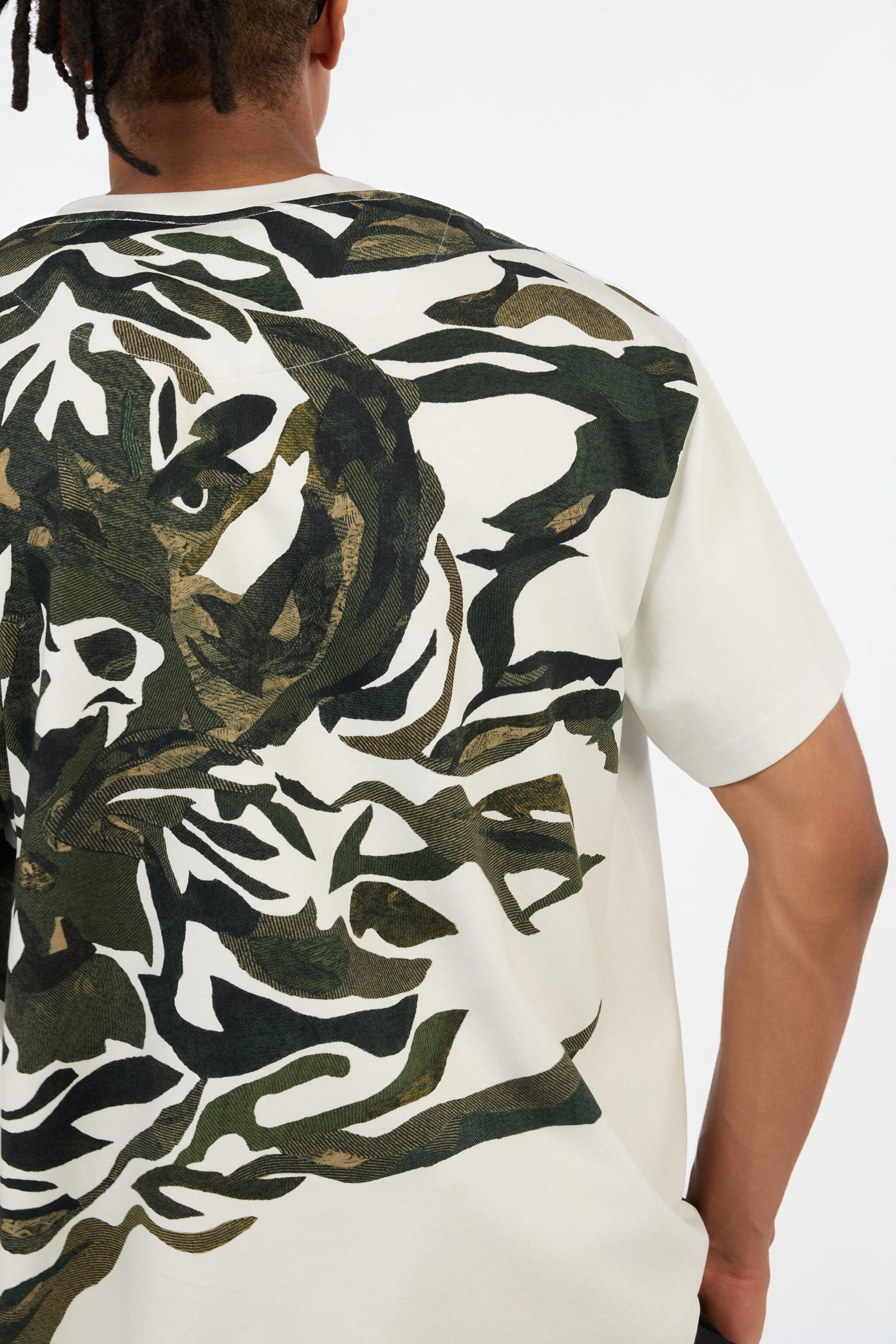 JC Camiseta Con Estampado Tiger Camu OFF WHITE VFT050-VF094