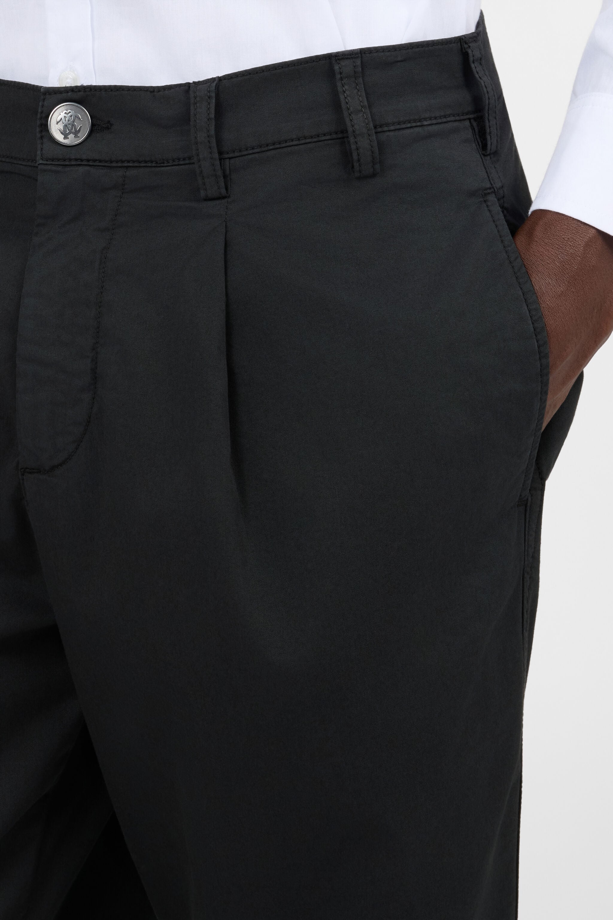 RC Schwarze Hose mit geradem Bein und Falten RC Schwarze Hose mit geradem Bein und Falten BLACK TOT20D-FN015
