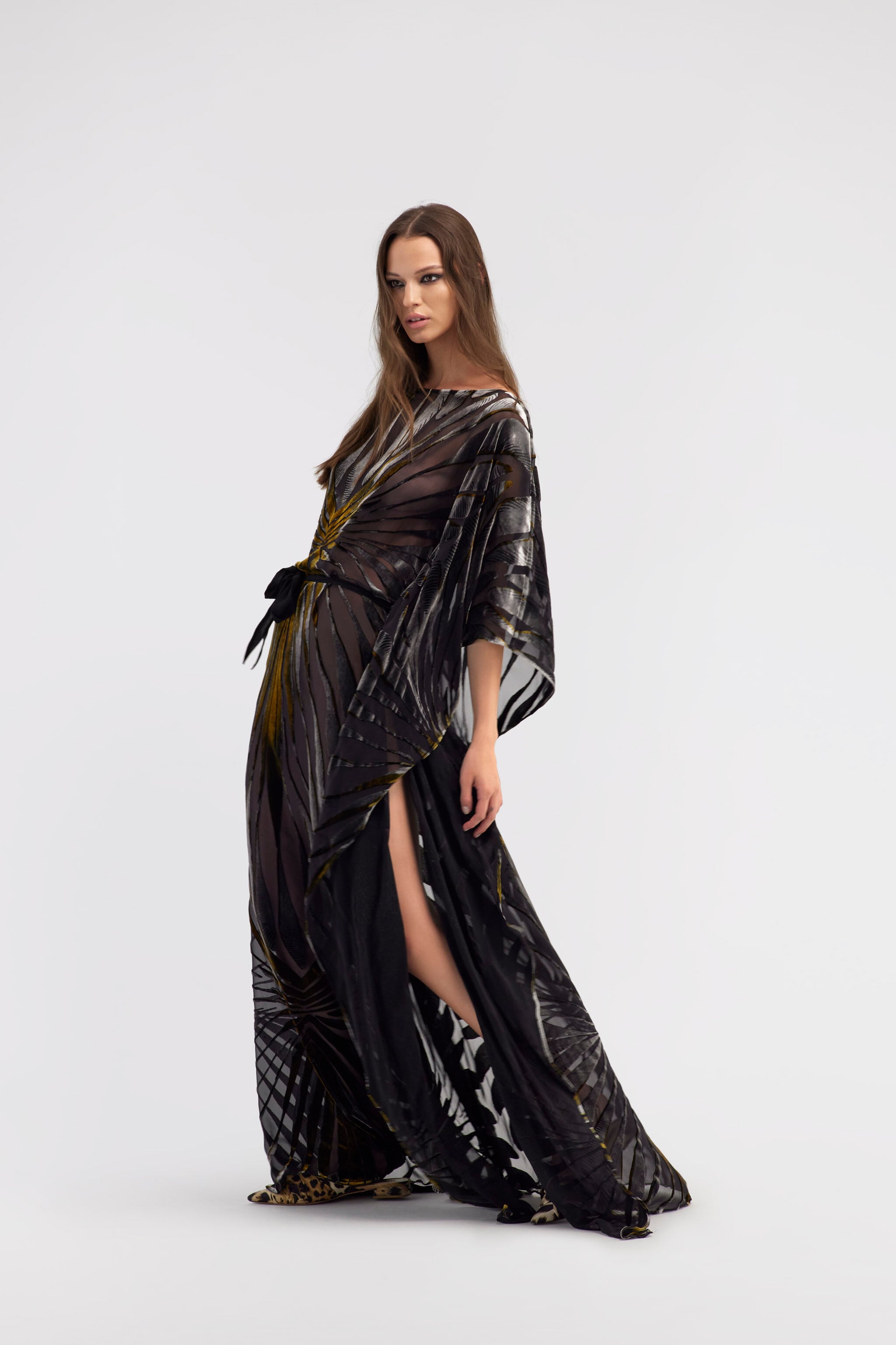 RC Velvet kaftan with Ray of Gold print RC Velvet kaftan with Ray of Gold print Black RWT180-VLI15