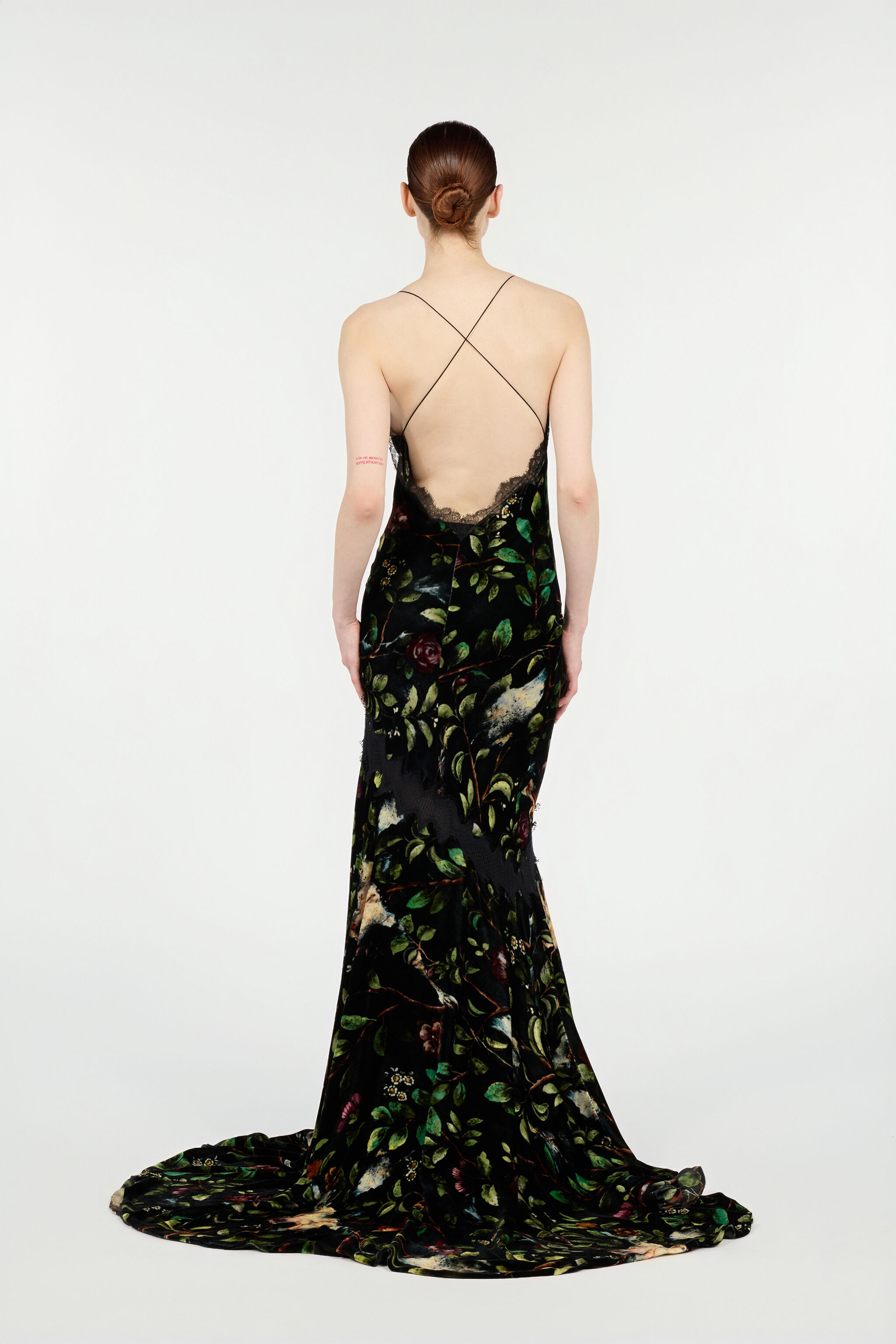 RC Langes Kleid Mit Print Mit Sträuchern Und Blumen Schwarz VWT137-VUQ69
