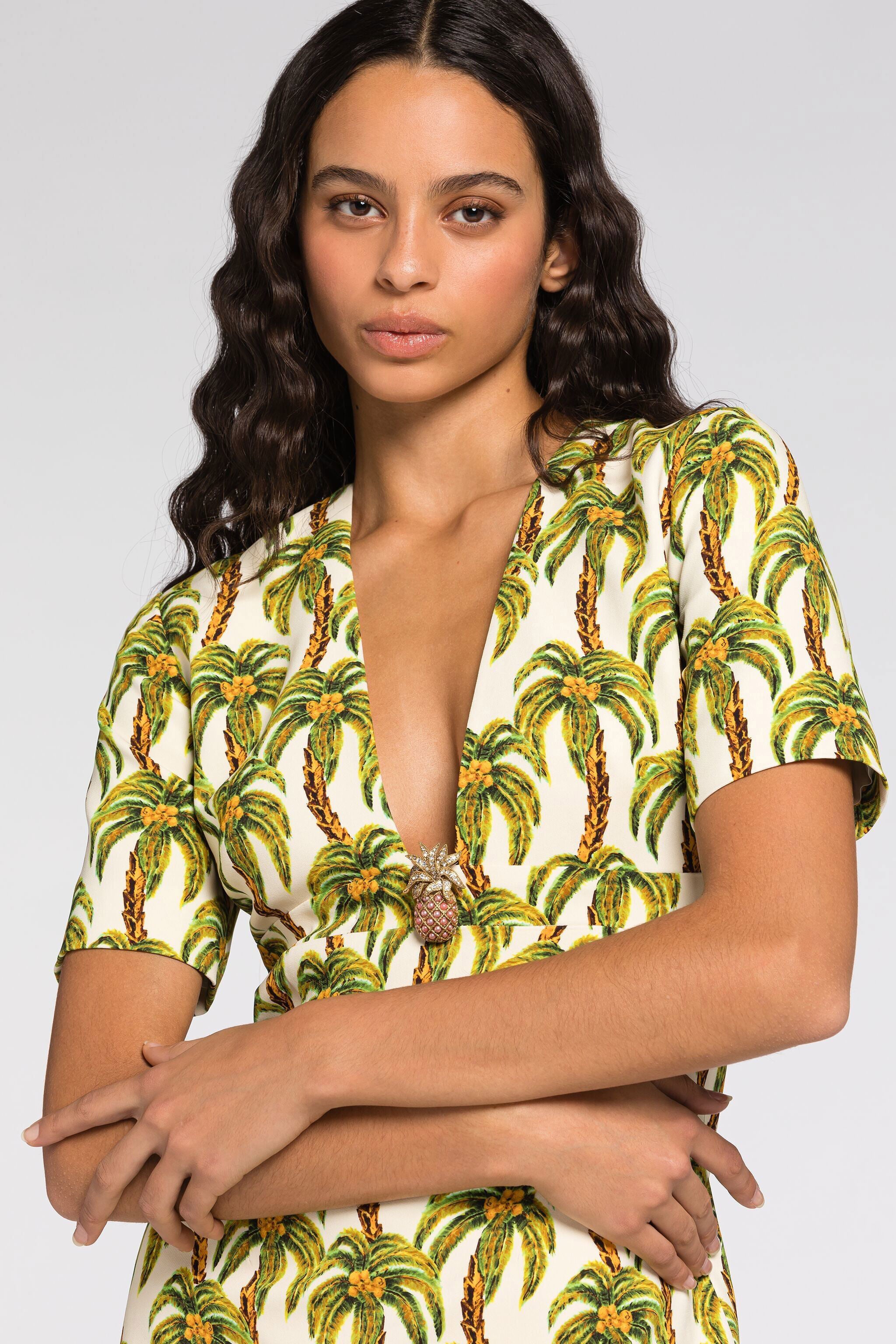 RC Robe à imprimé palmiers ornée d'un ananas RC Robe à imprimé palmiers ornée d'un ananas Vert clair QWT161-ORG41