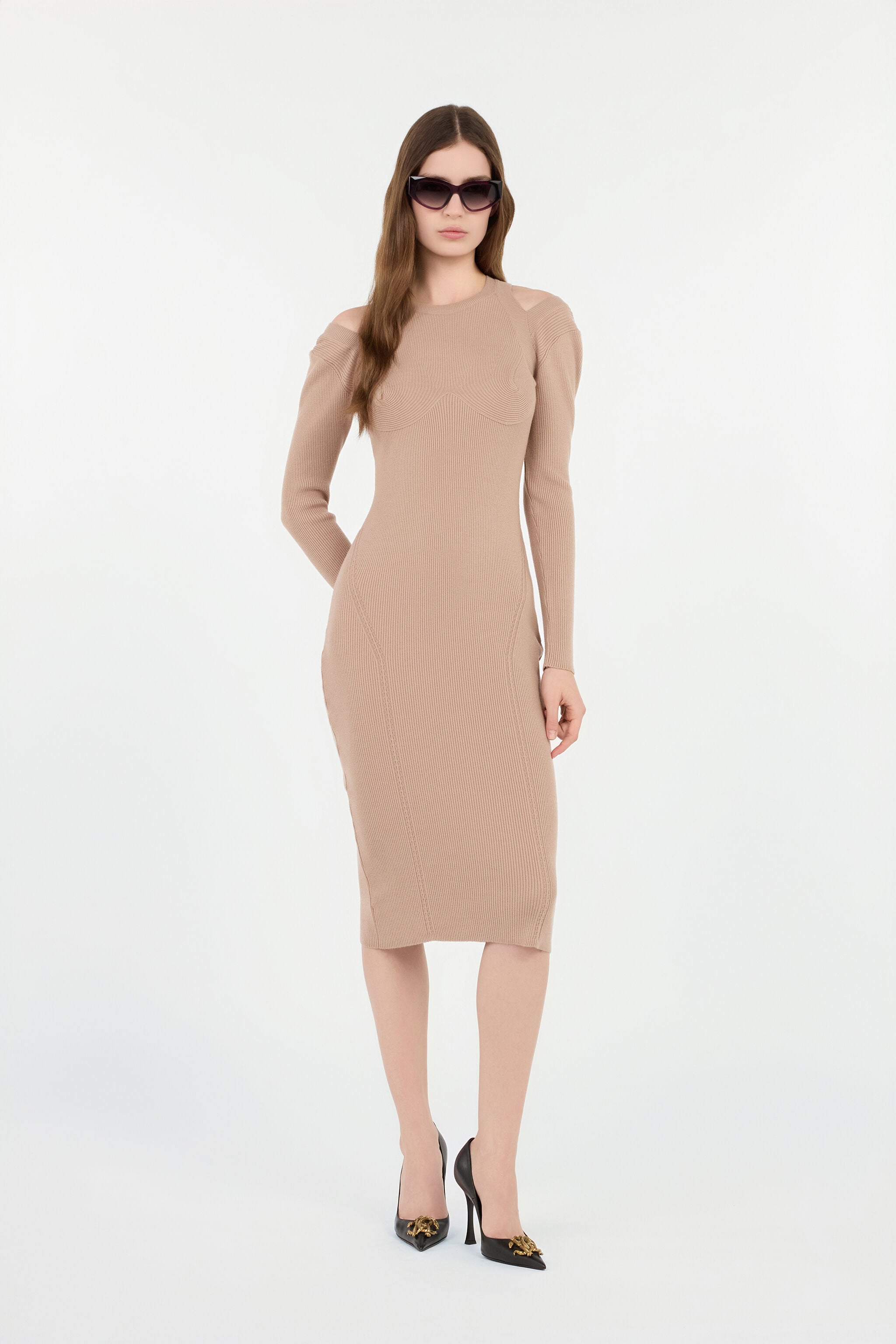RC Beigefarbenes Geripptes Midi-Kleid Mit Cut-Outs RC Beigefarbenes Geripptes Midi-Kleid Mit Cut-Outs NUTS ROM10B-FEC33