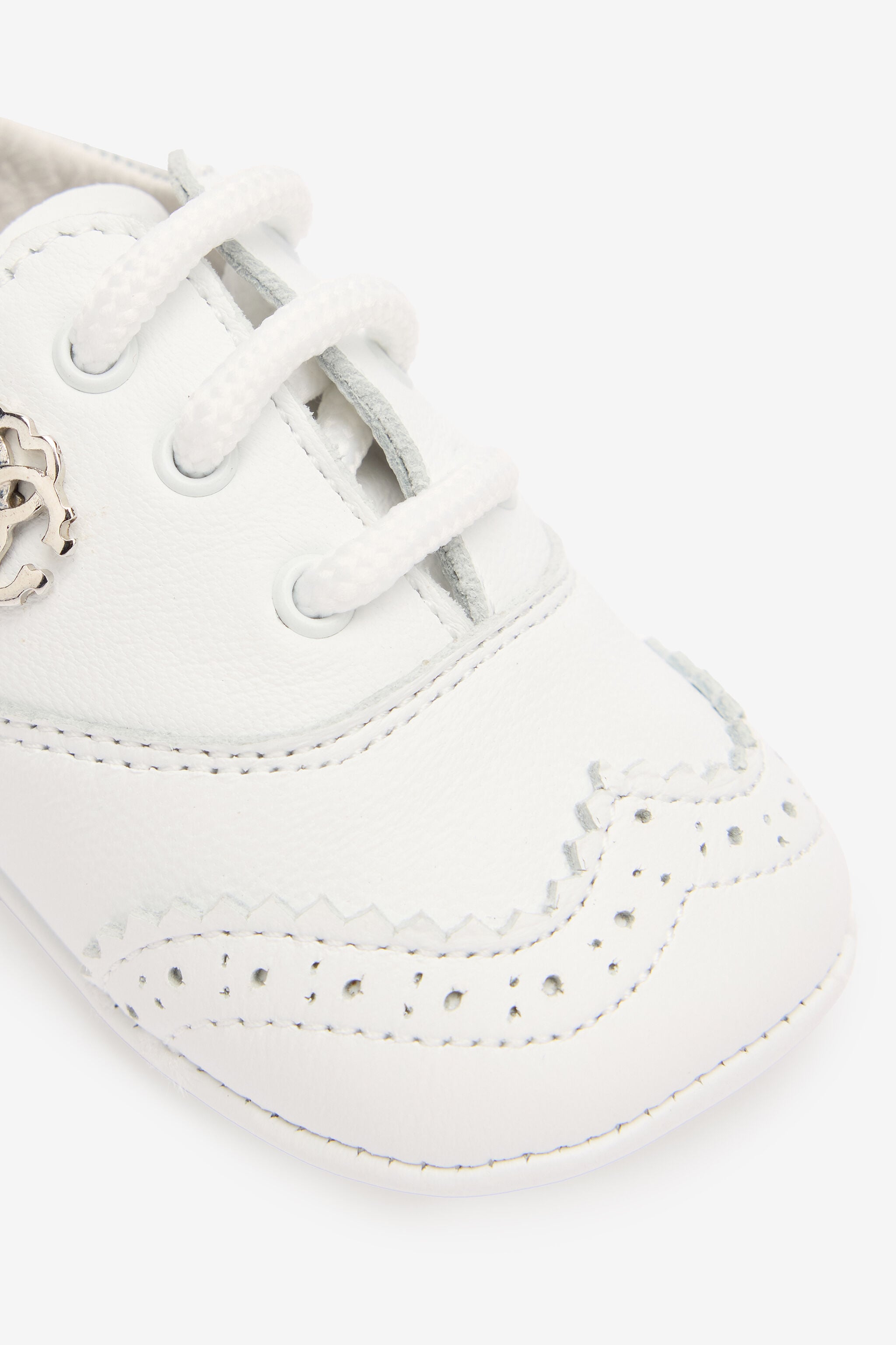 JU Mokassins im Brogue-Stil mit Schnürung JU Mokassins im Brogue-Stil mit Schnürung WHITE TJS00L-ZCJ01