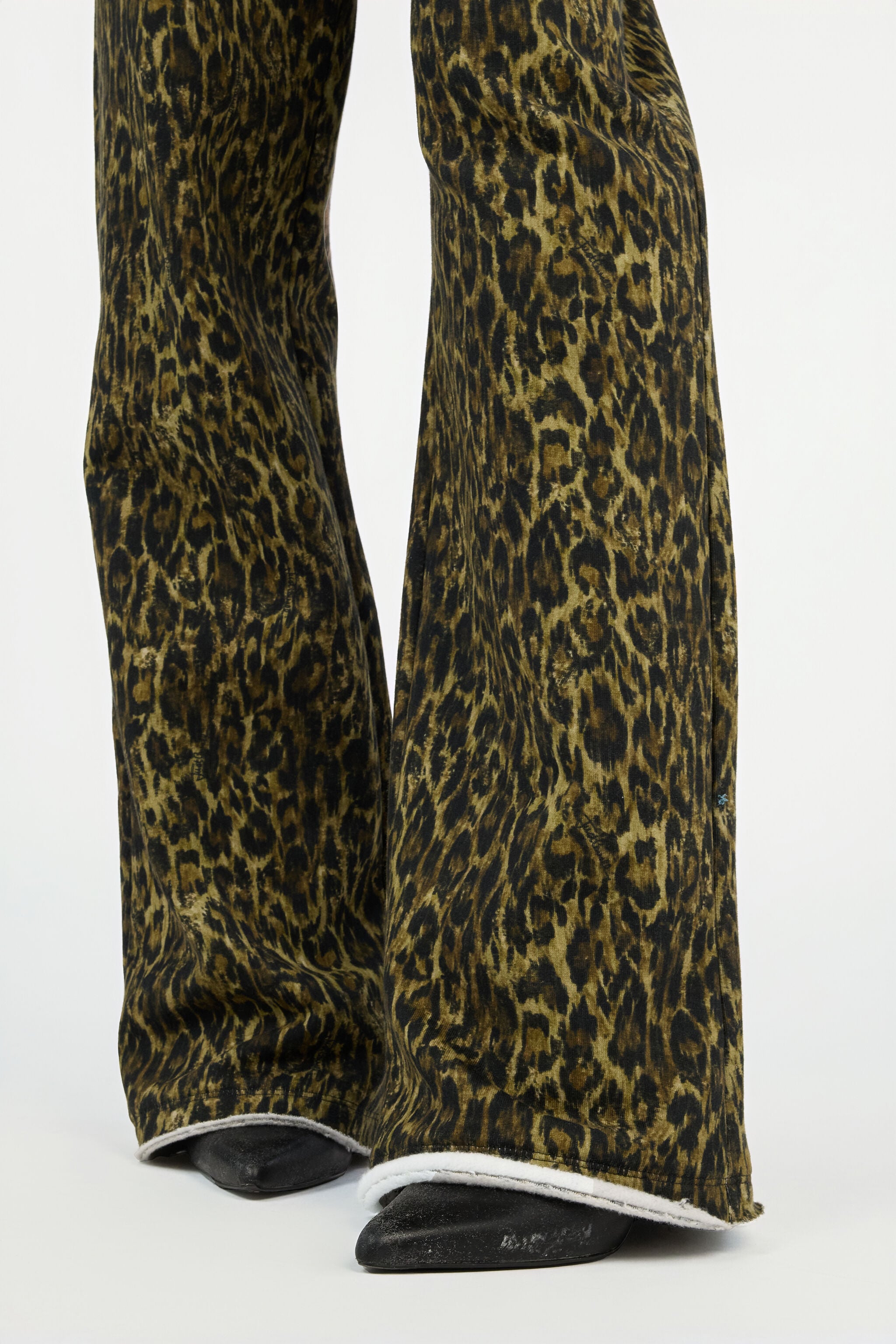 JC Pantalon Imprimé Léopard JC Pantalon Imprimé Léopard VERDE 185 VFT136-VF215