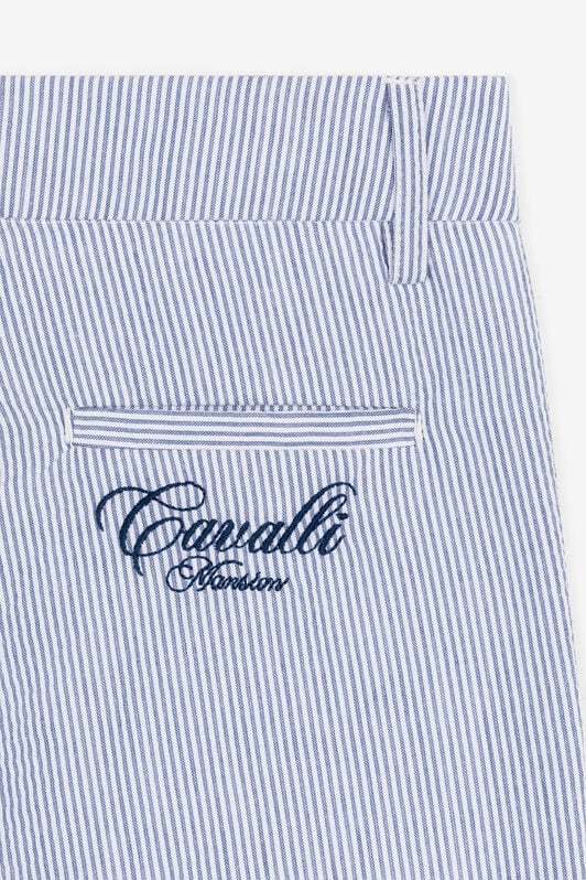 JU Gestreifte Shorts mit Logo-Stickerei JU Gestreifte Shorts mit Logo-Stickerei Hellblau OJT296-FT017