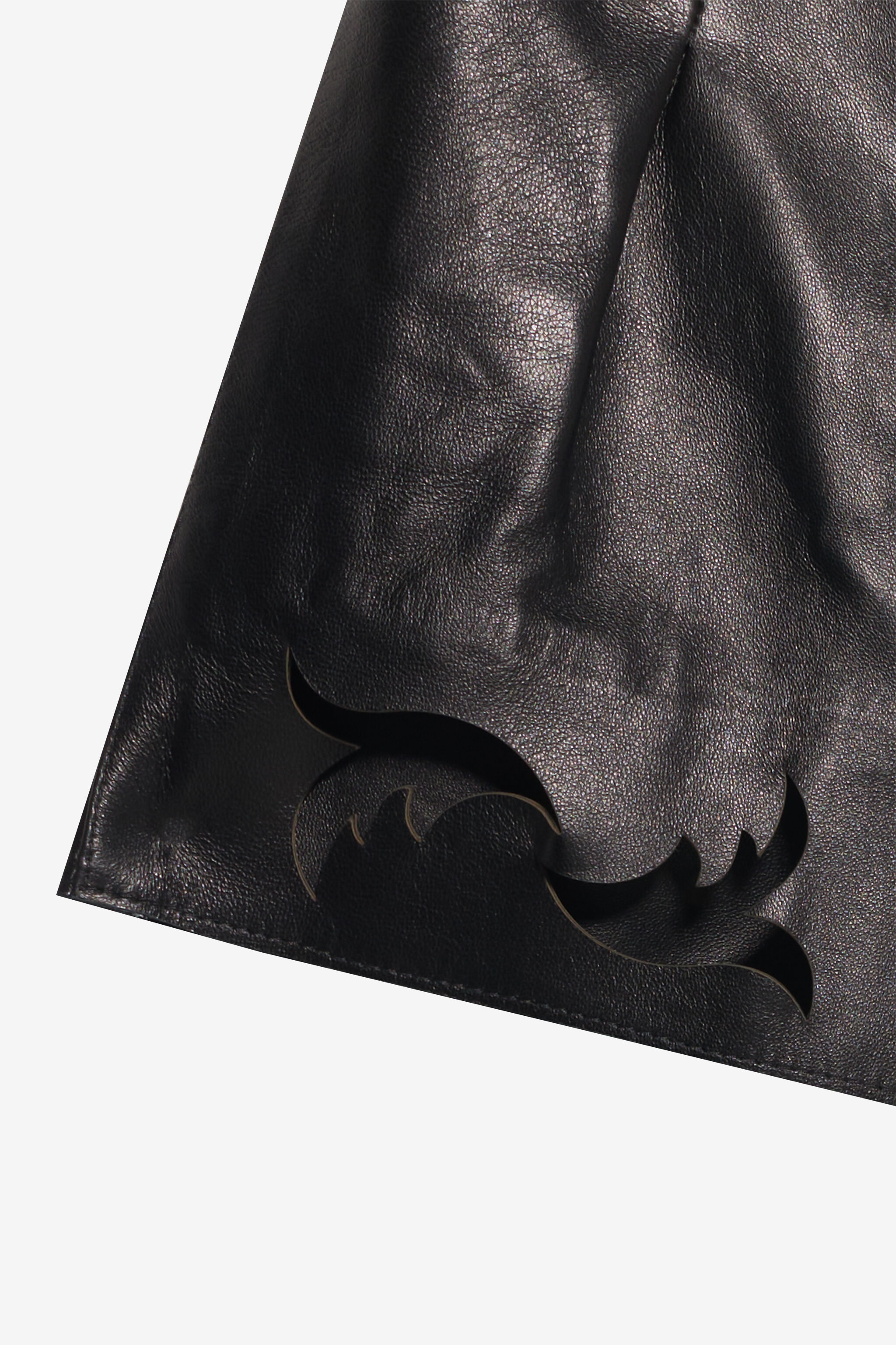 JU Shorts aus Kunstleder mit Cut-outs JU Shorts aus Kunstleder mit Cut-outs BLACK XJP20A-PN003