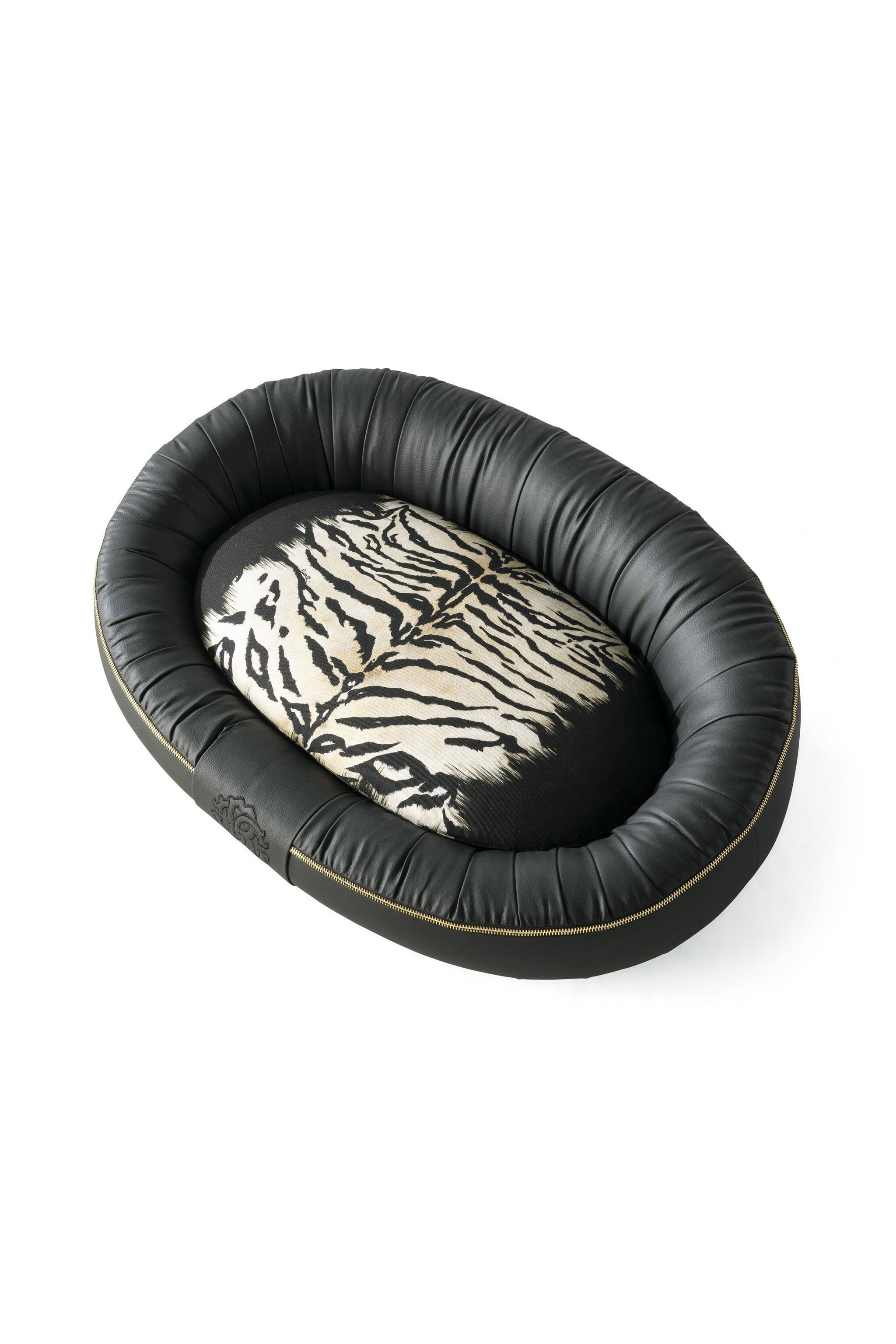 HO Tiger-Print Dog Bed HO Tiger-Print Dog Bed Black OO0000-OO000