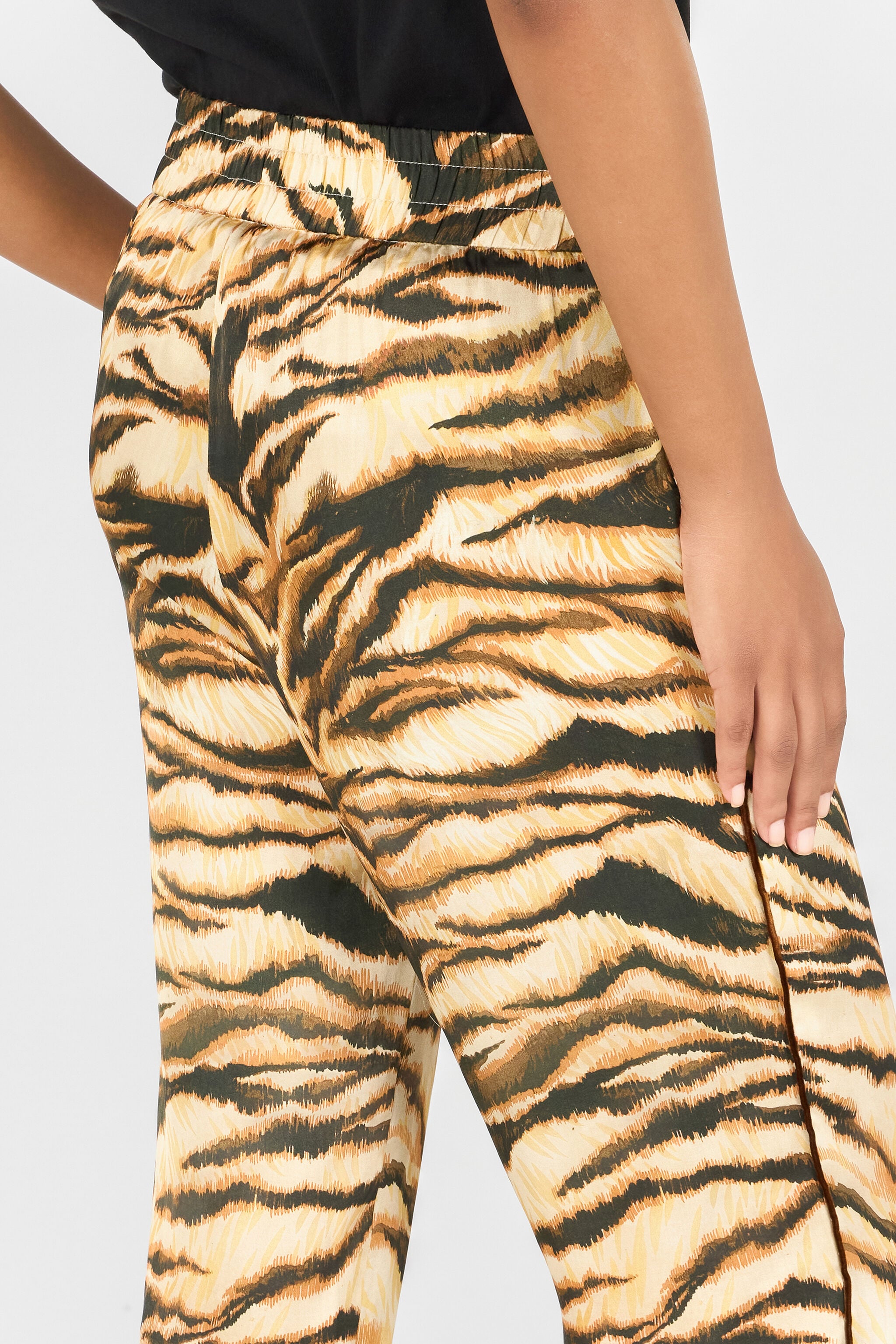 RC High-waisted tiger-print trousers RC High-waisted tiger-print trousers Marrón claro RKT210-SZH36