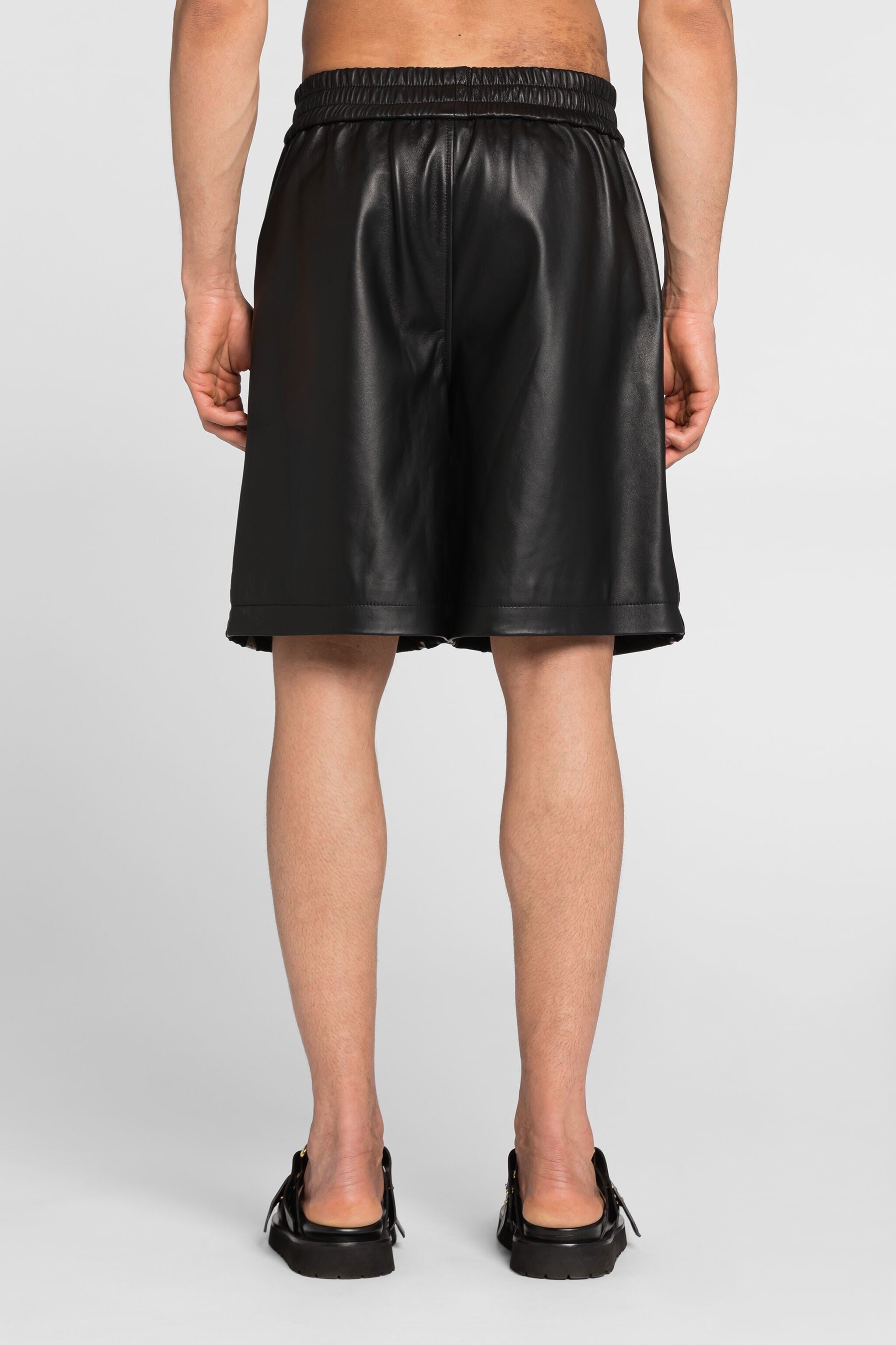 RC Panelled Tiger Tooth Shorts RC Panelled Tiger Tooth Shorts Black ONP208-PN095
