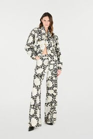 RC Pants With All-Over Floral Print Black/White VQJ207-DAP71