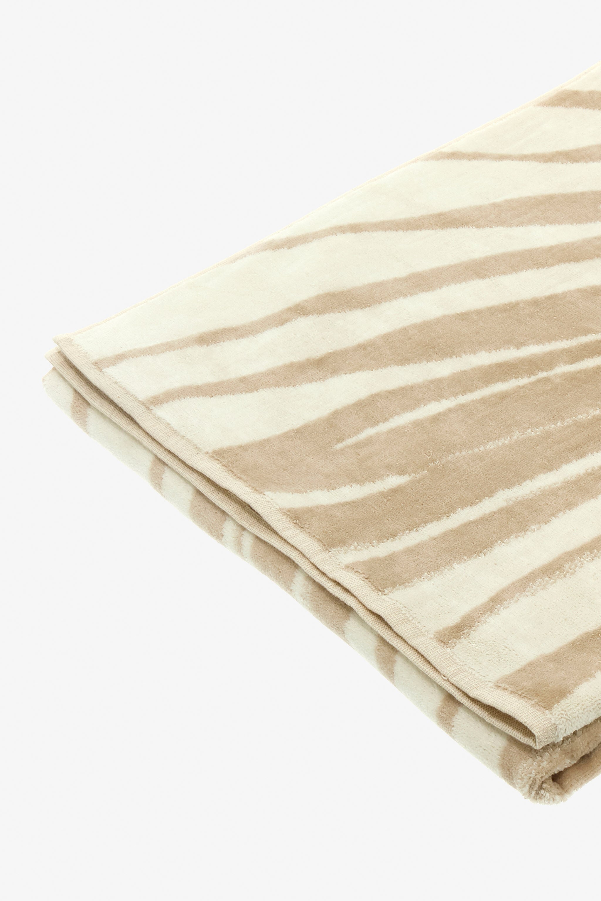 HO Towel with Ray Of Gold Print HO Towel with Ray Of Gold Print Ivory SALM53-IM093