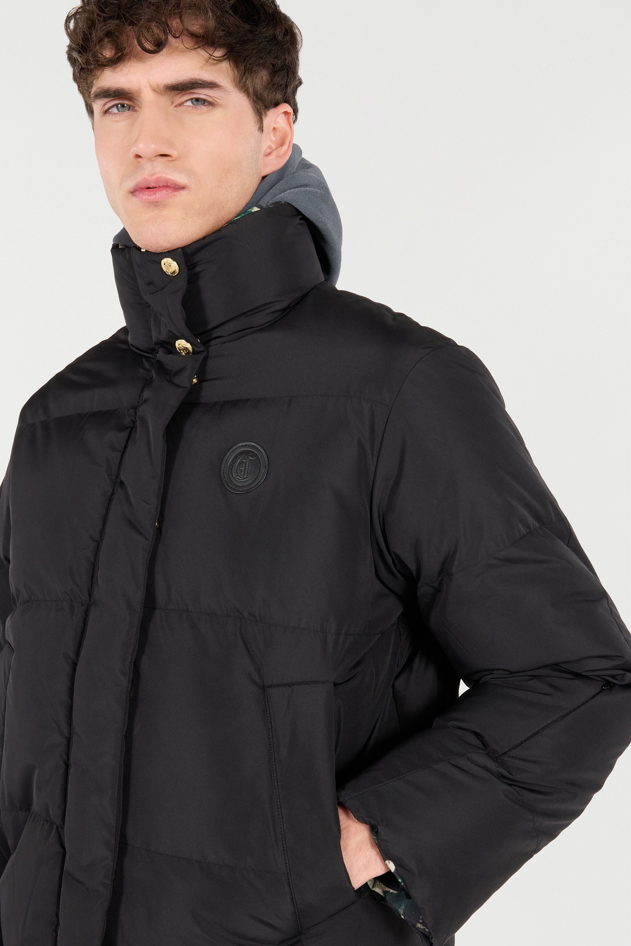 JC High-Neck Puffer Jacket With JC Monogram JC High-Neck Puffer Jacket With JC Monogram Black TFT158-TF225