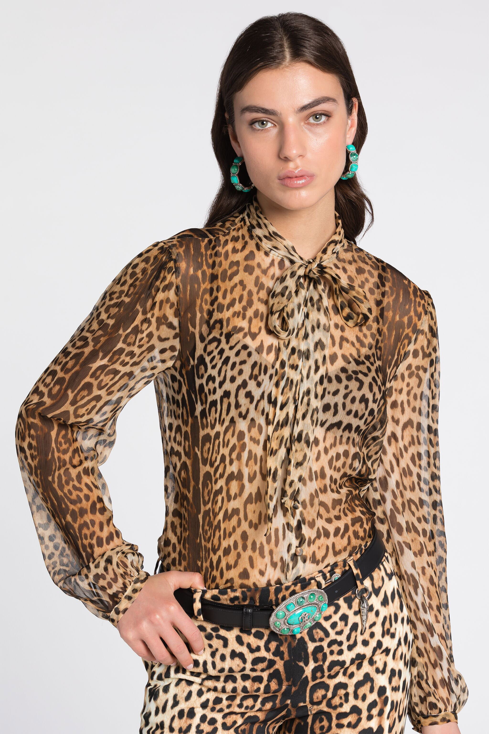 CLASS Roberto Cavalli 豹柄 SILK長袖シャツ レオパード Leopard-Print Silk Shirt in Light Brown for Women | Roberto Cavalli®