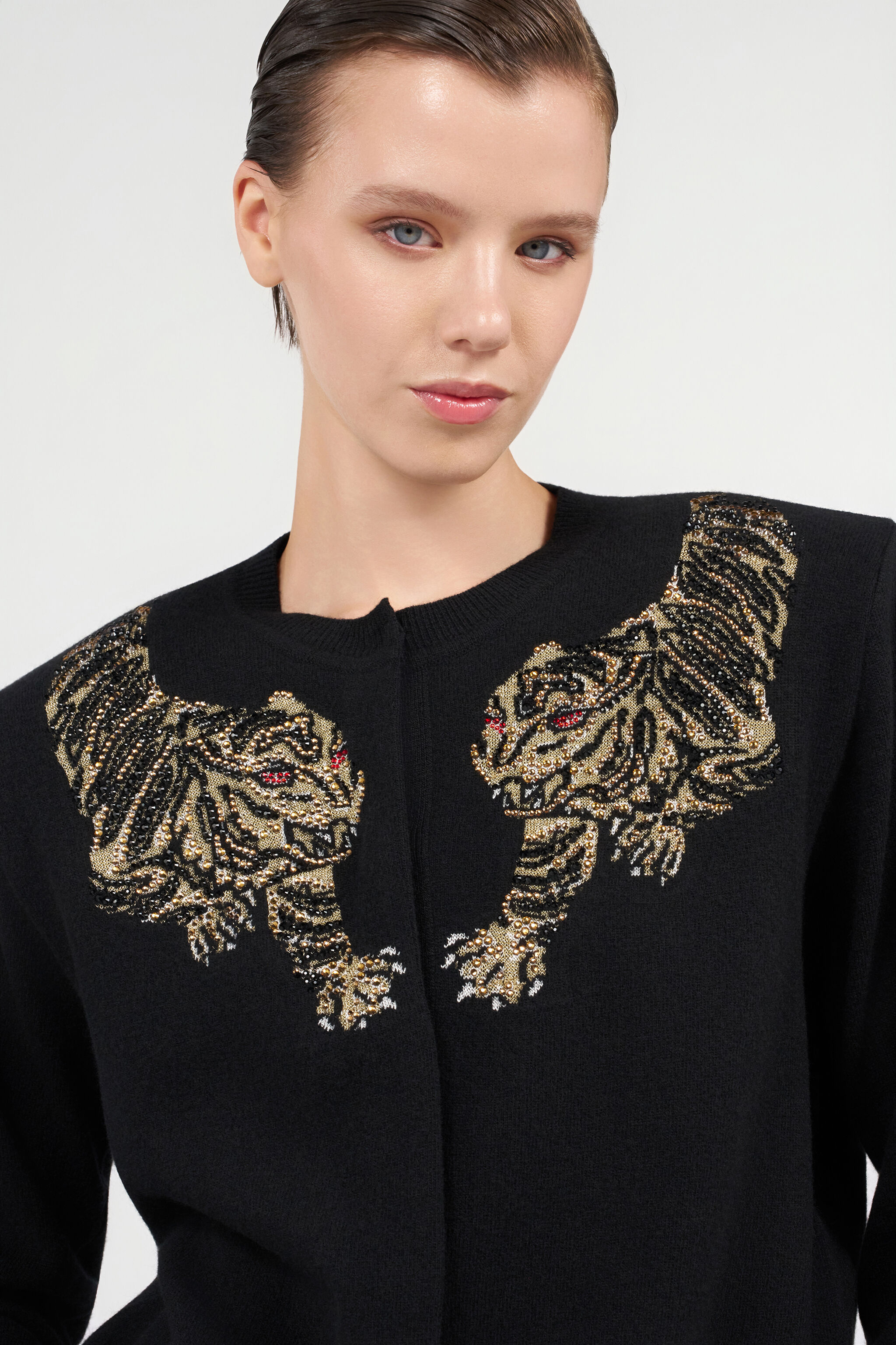 Wool Cardigan with Tiger Embroidery in BLACK for Women | Roberto
