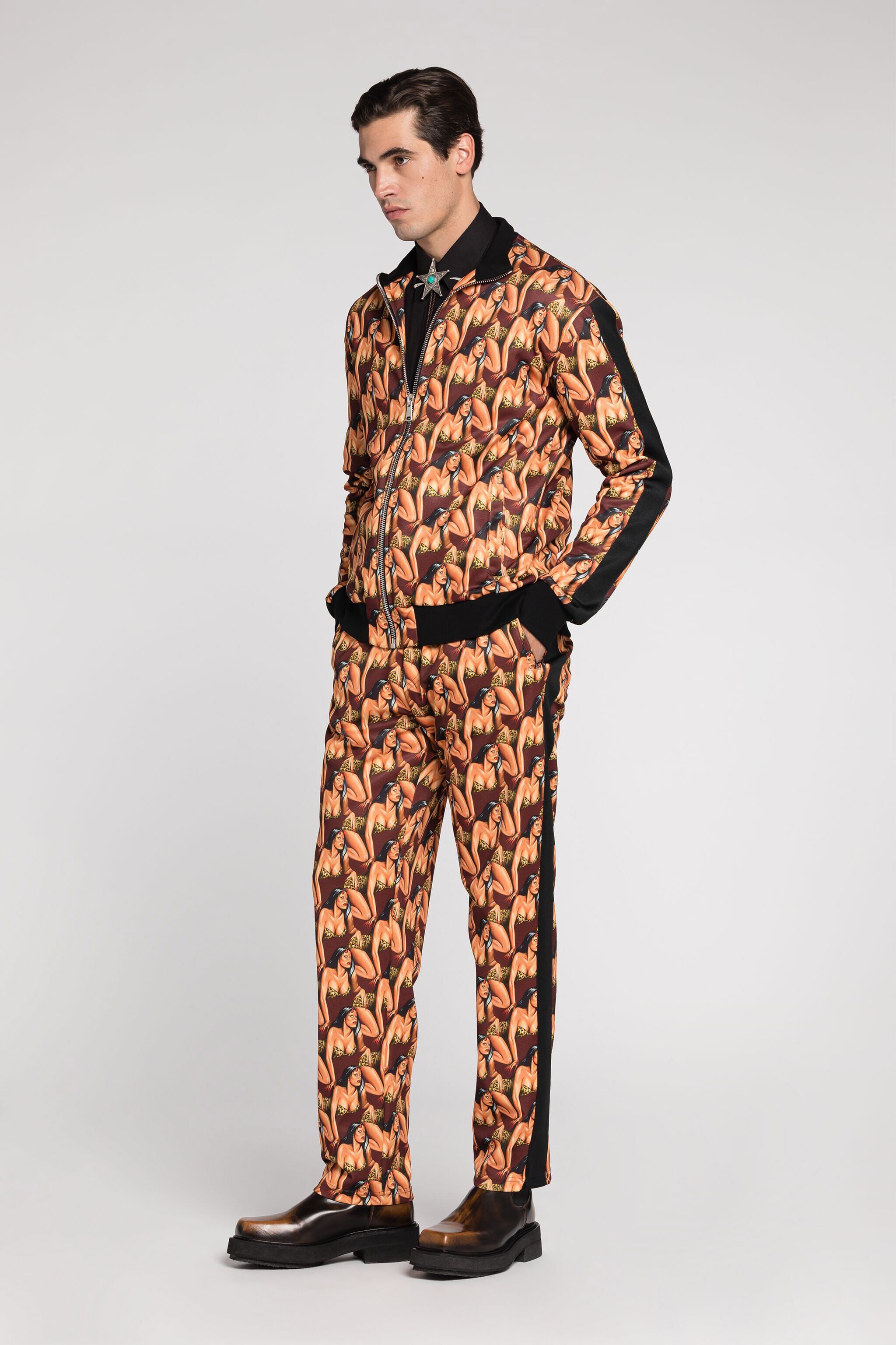 RC Pantalón de deporte con estampado gráfico Marrón RRT25G-2OH24