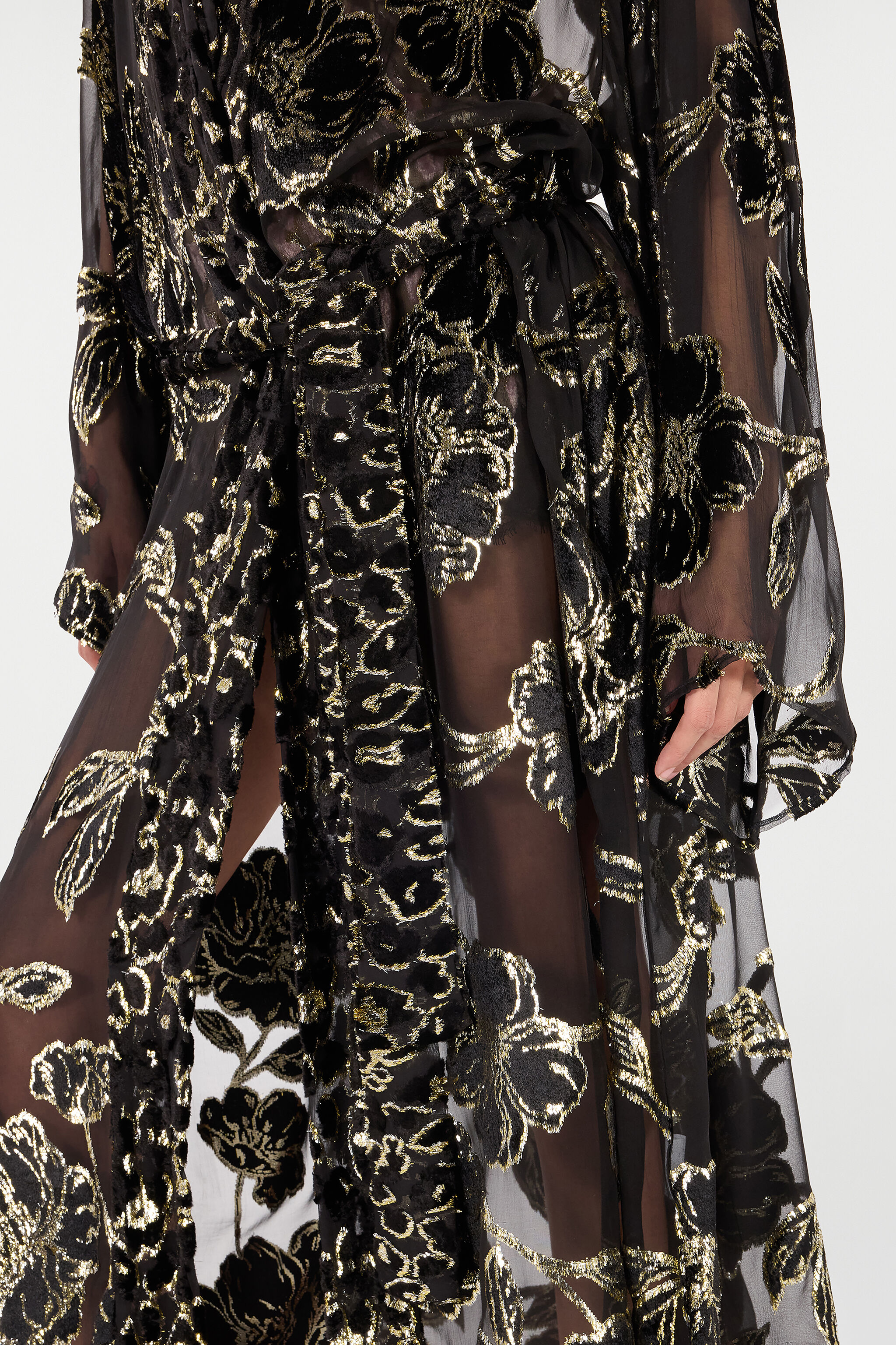 See-Through Robe With Floral Pattern in Black for Women | Roberto