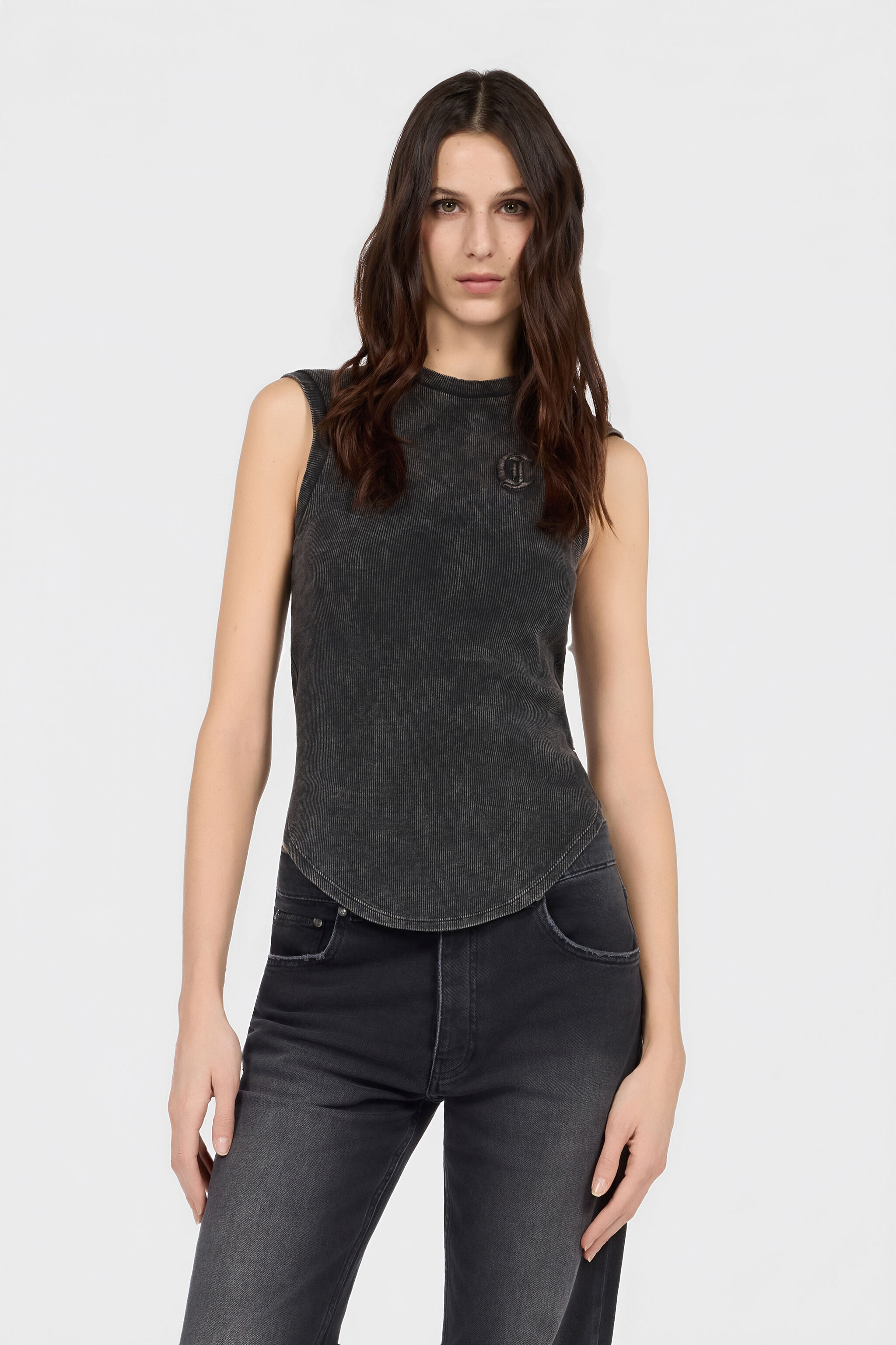 JC Geripptes Top in Schwarz mit C-Logo BLACK UFT127-UF181