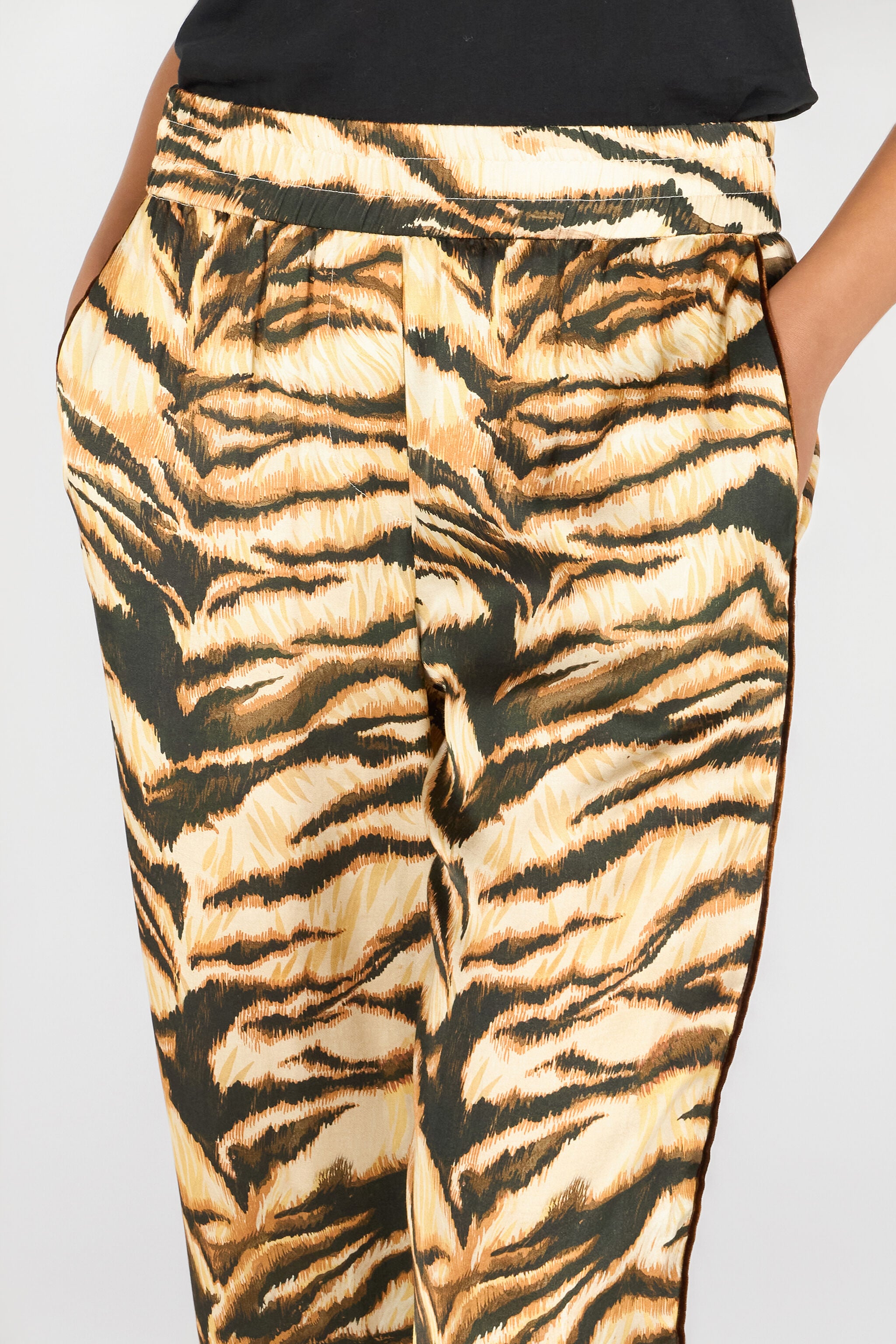 RC High-waisted tiger-print trousers RC High-waisted tiger-print trousers Marrón claro RKT210-SZH36