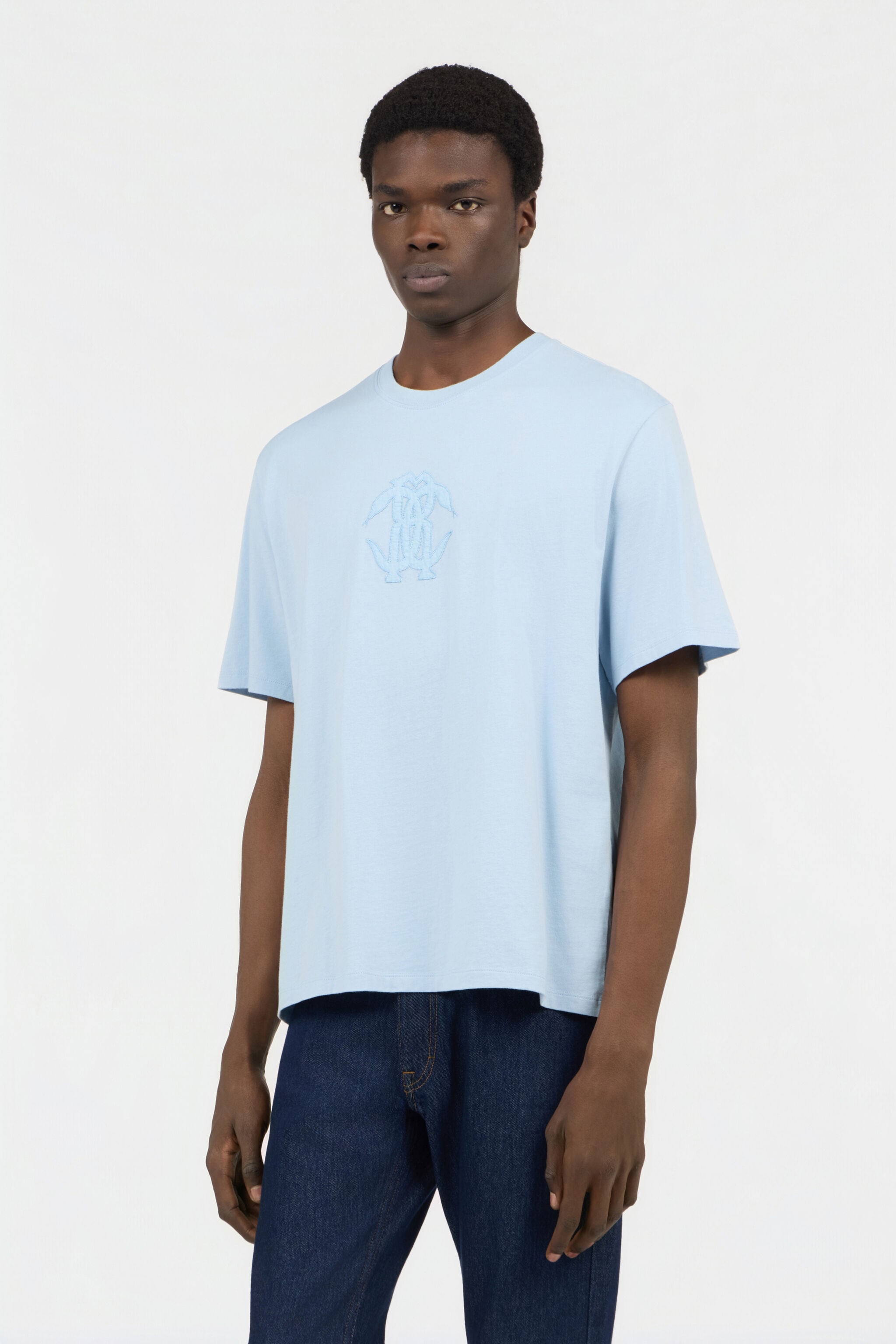 RC Hellblaues T-Shirt mit gesticktem Logo RC Hellblaues T-Shirt mit gesticktem Logo BLUE SKY SOT60D-JD001