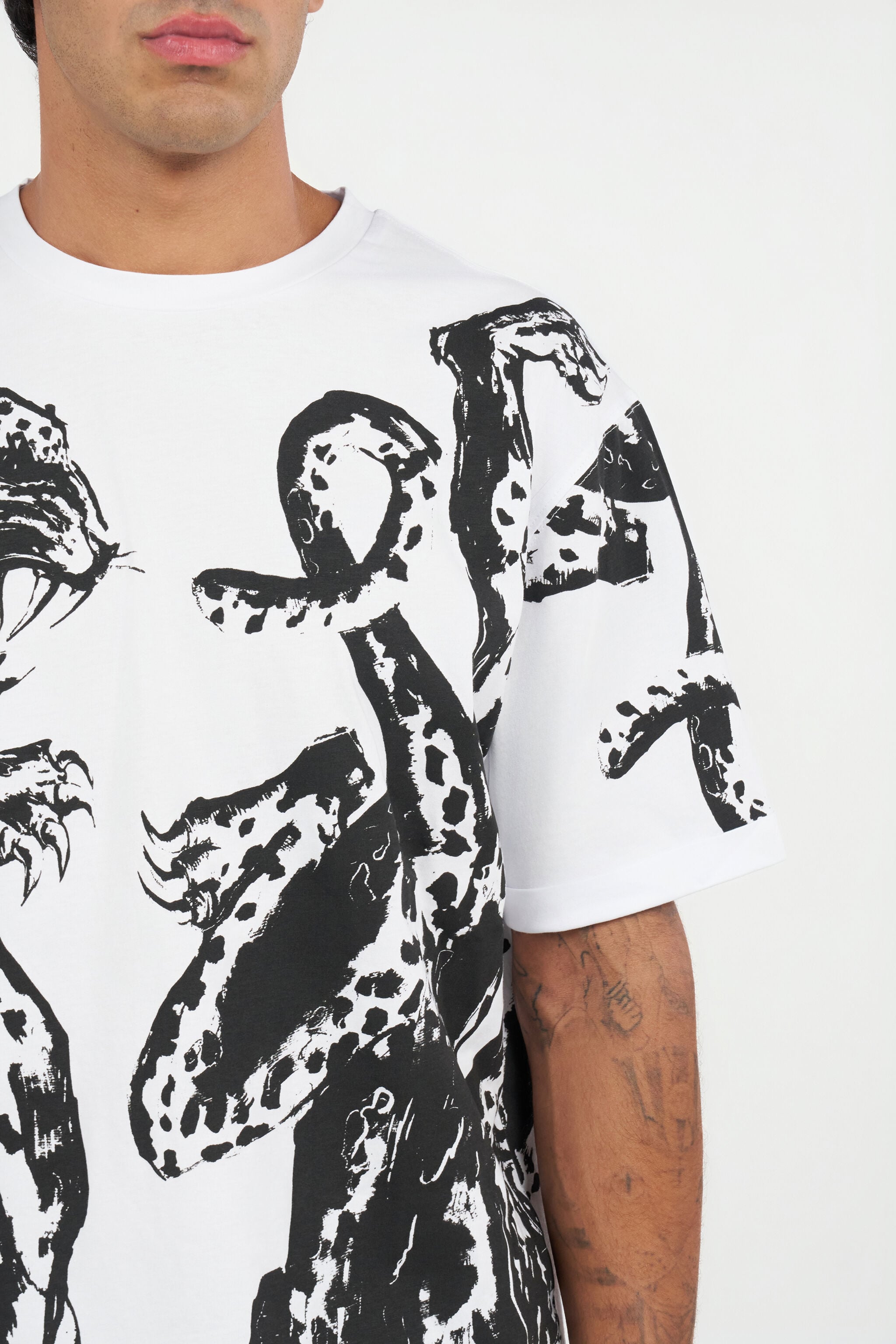 RC White T-Shirt With Printed Tigers RC White T-Shirt With Printed Tigers WHITE QOT62A-JD060