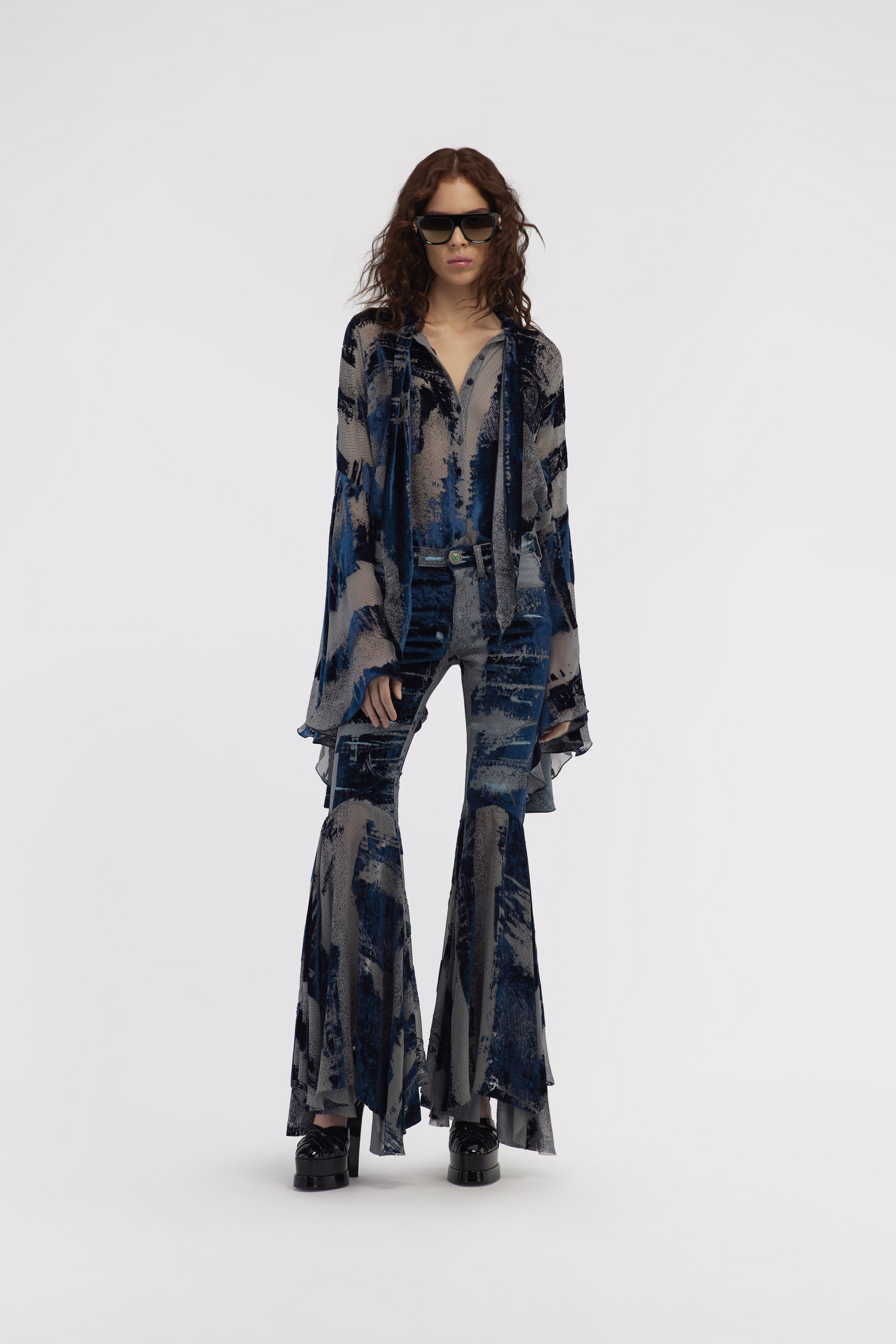 RC Blusa astratta blu navy con fiocco al collo RC Blusa astratta blu navy con fiocco al collo Blu scuro RWT701-VL041