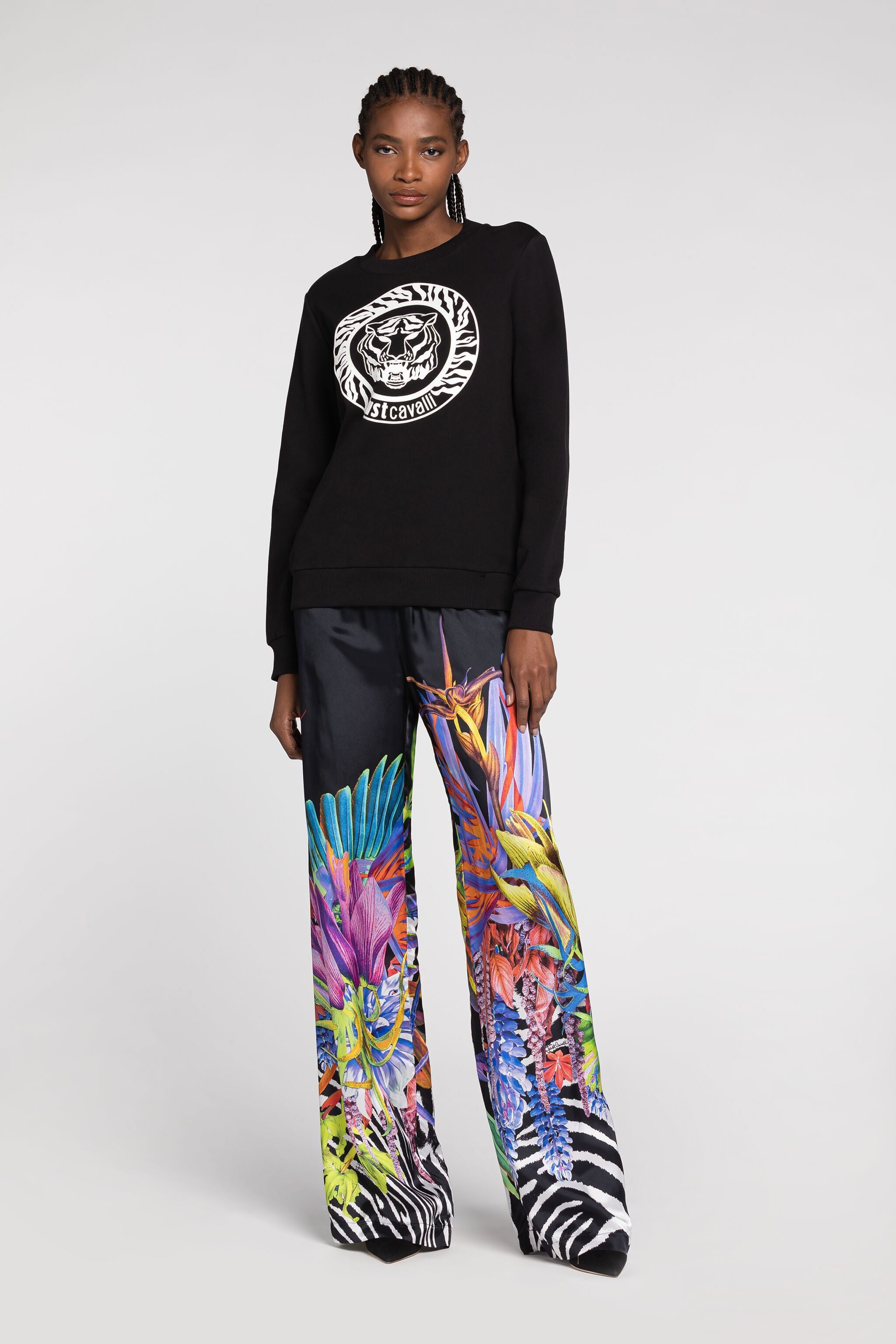 JC Just Cavalli Logo-Print Sweatshirt JC Just Cavalli Logo-Print Sweatshirt BLACK Q61478-Q0381