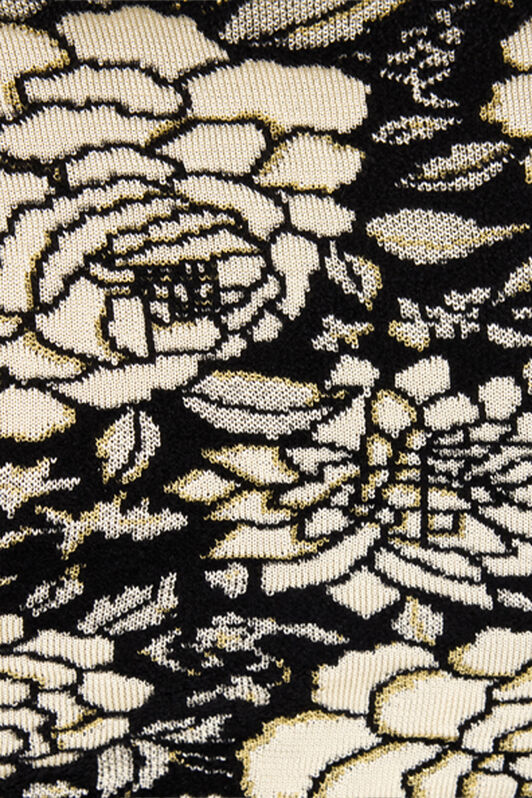 RC Knitted Top With Jacquard Floral Pattern Black/White VQM617-MI014