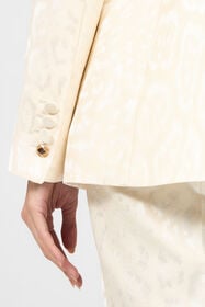RC Ivory Jacket With Jaguar Motif IVORY XQT401-TJ033