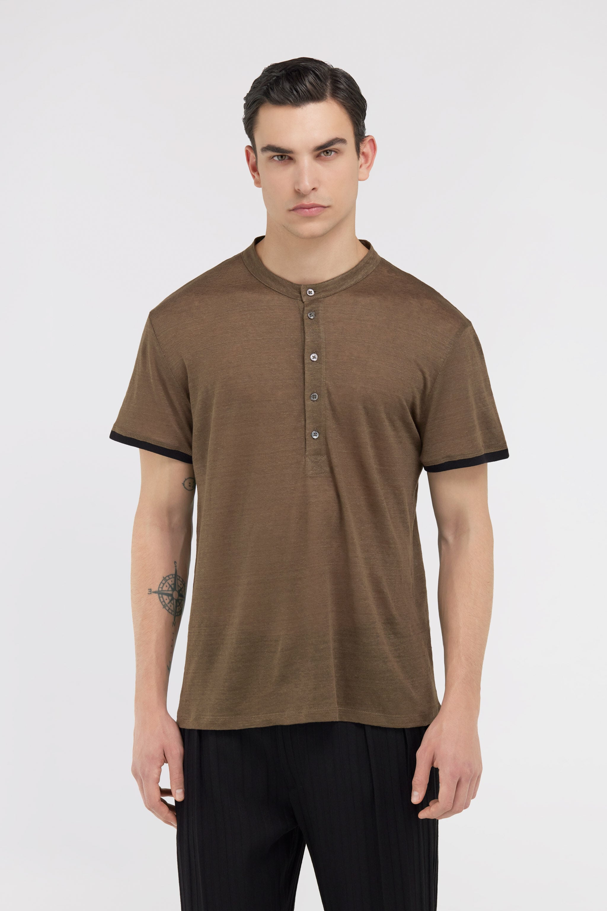 RC Camiseta Henley Marrón RC Camiseta Henley Marrón Marrón claro SRT63A-LG001