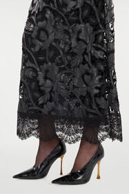 RC Long Skirt With All-Over Floral Pattern Black VQT305-FT051