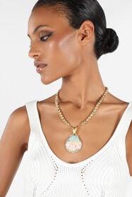 RC Necklace With Shell Pendant And Crystals RC Necklace With Shell Pendant And Crystals Gold UWG018-AM072