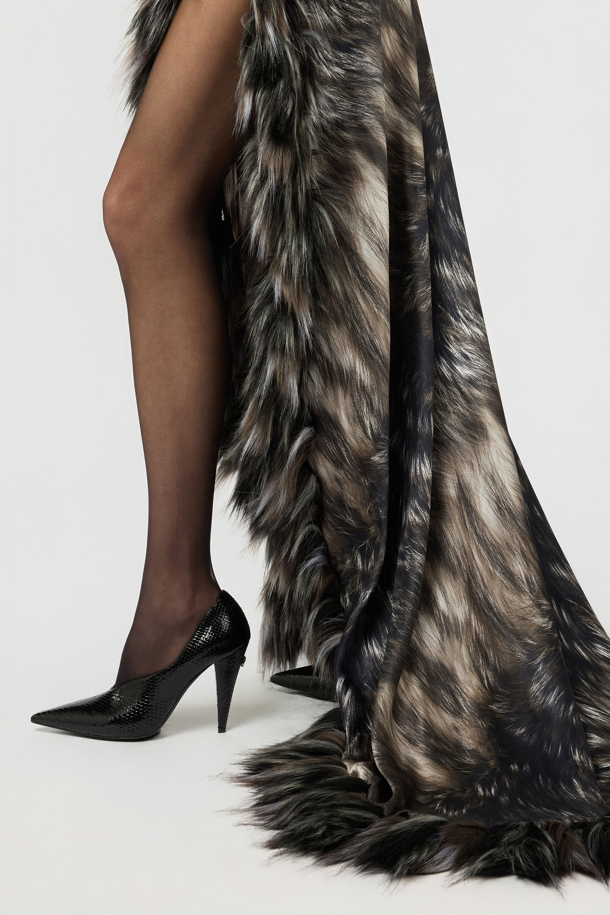 RC Kleid aus Seide mit Fur-Print BLACK/BEIGE XWT151-TYT79