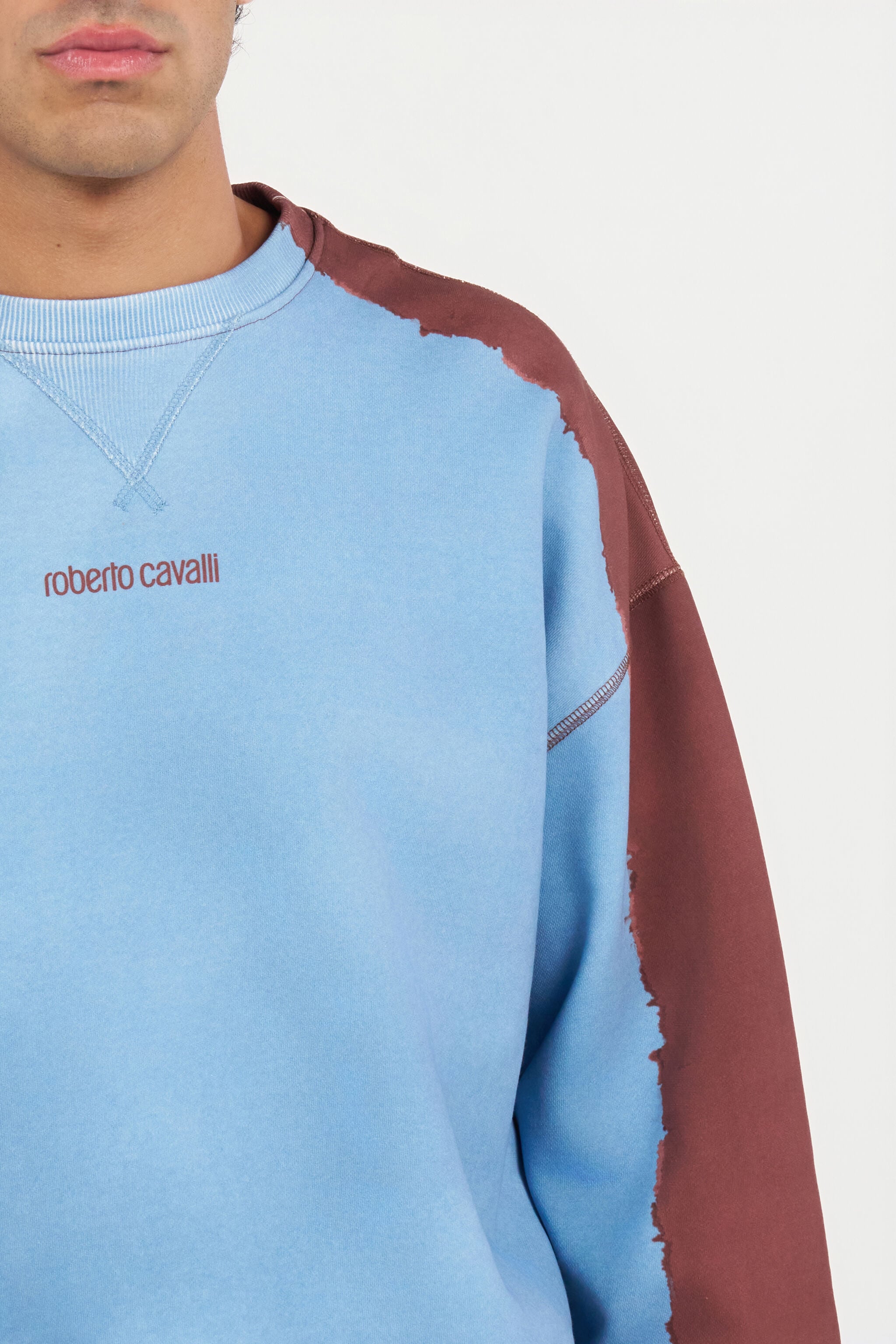 RC Distressed Sweatshirt In Hellblau Und Braun RC Distressed Sweatshirt In Hellblau Und Braun ENDLESS SKY WNT68H-CF050