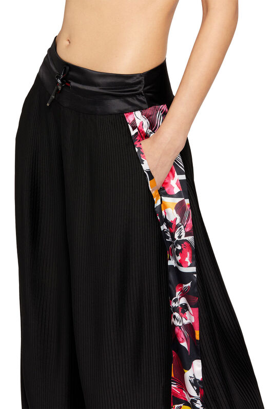 UG Floral-Print Pleated Culottes BLACK IYY02G-RD038