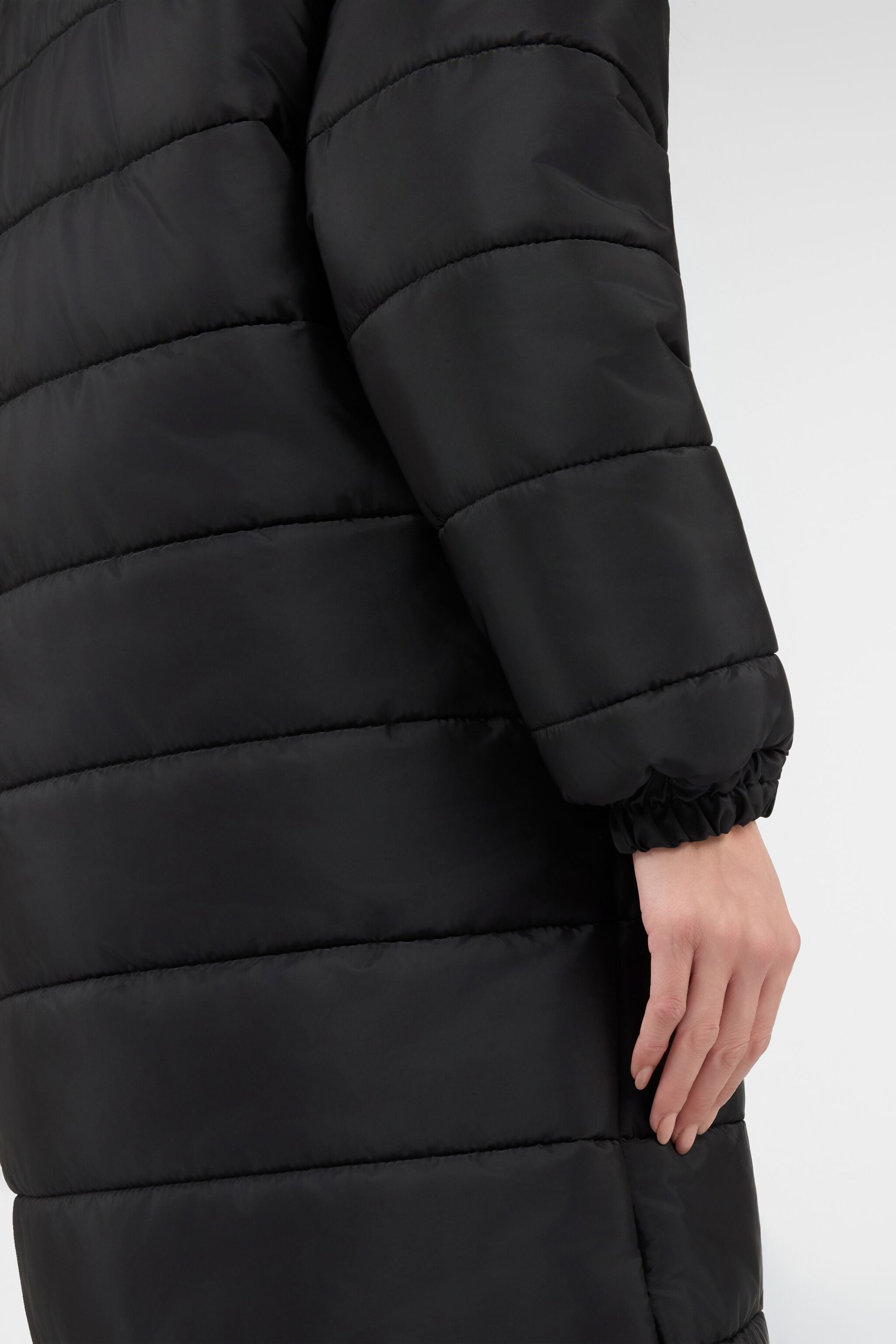 RC Schwarze Lange Pufferjacke Mit Hohem Kragen RC Schwarze Lange Pufferjacke Mit Hohem Kragen BLACK TOT40B-FT014