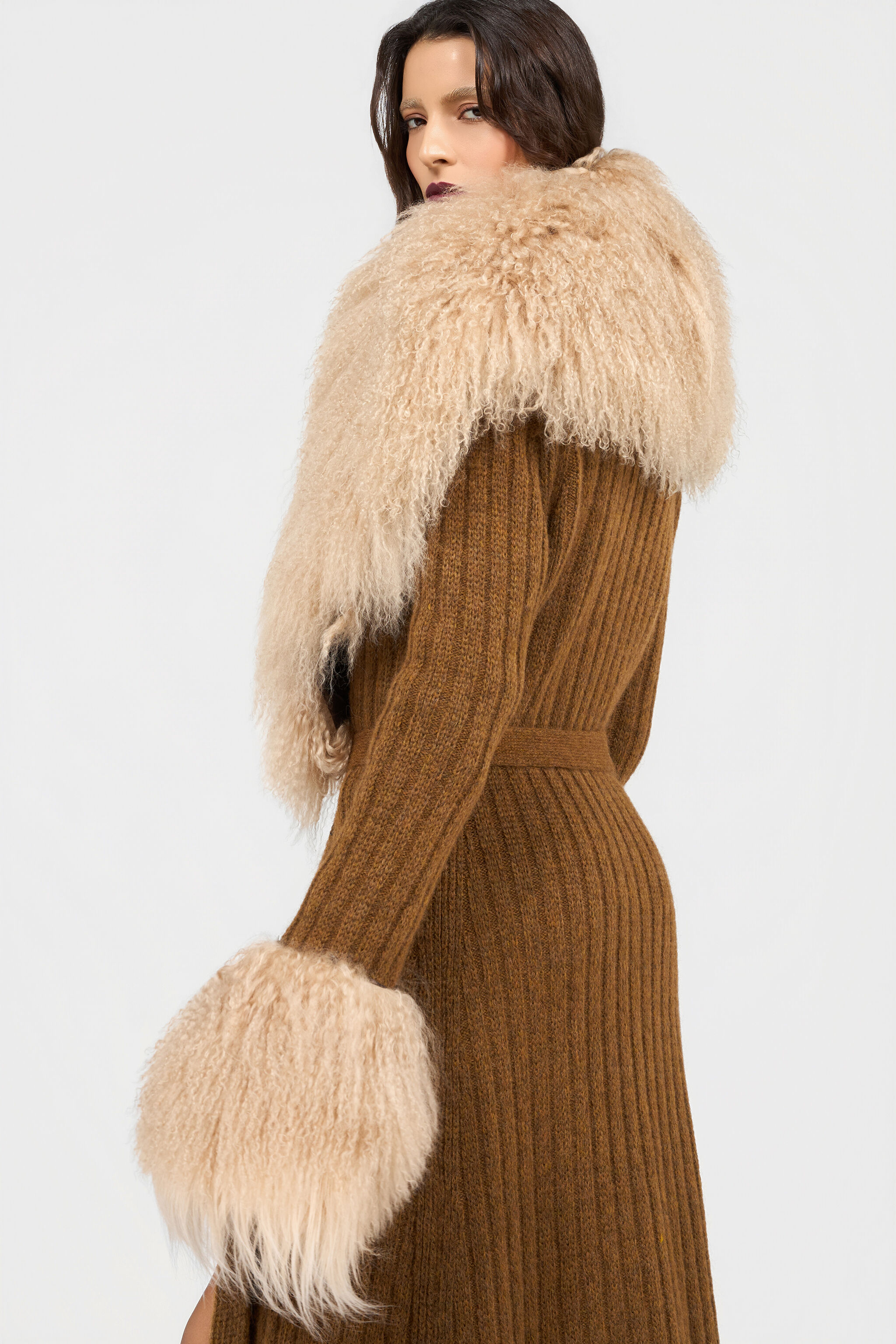 RC Rippstrickmantel Mit Faux-Fur RC Rippstrickmantel Mit Faux-Fur DARK BROWN XQM909-MQ031