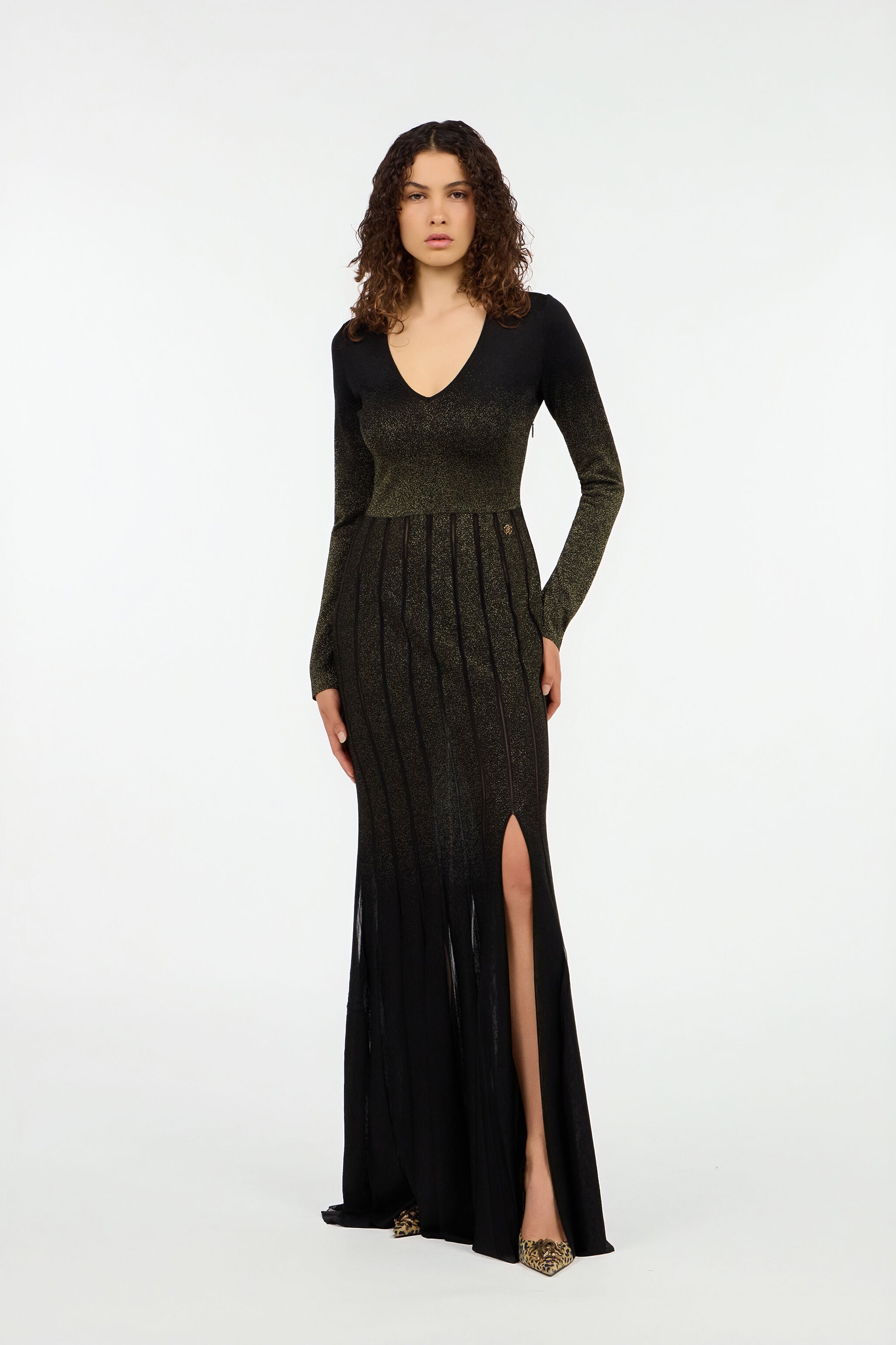 RC Long dress in black and gold with pleated skirt RC Long dress in black and gold with pleated skirt NERO/ORO VWM199-MO007