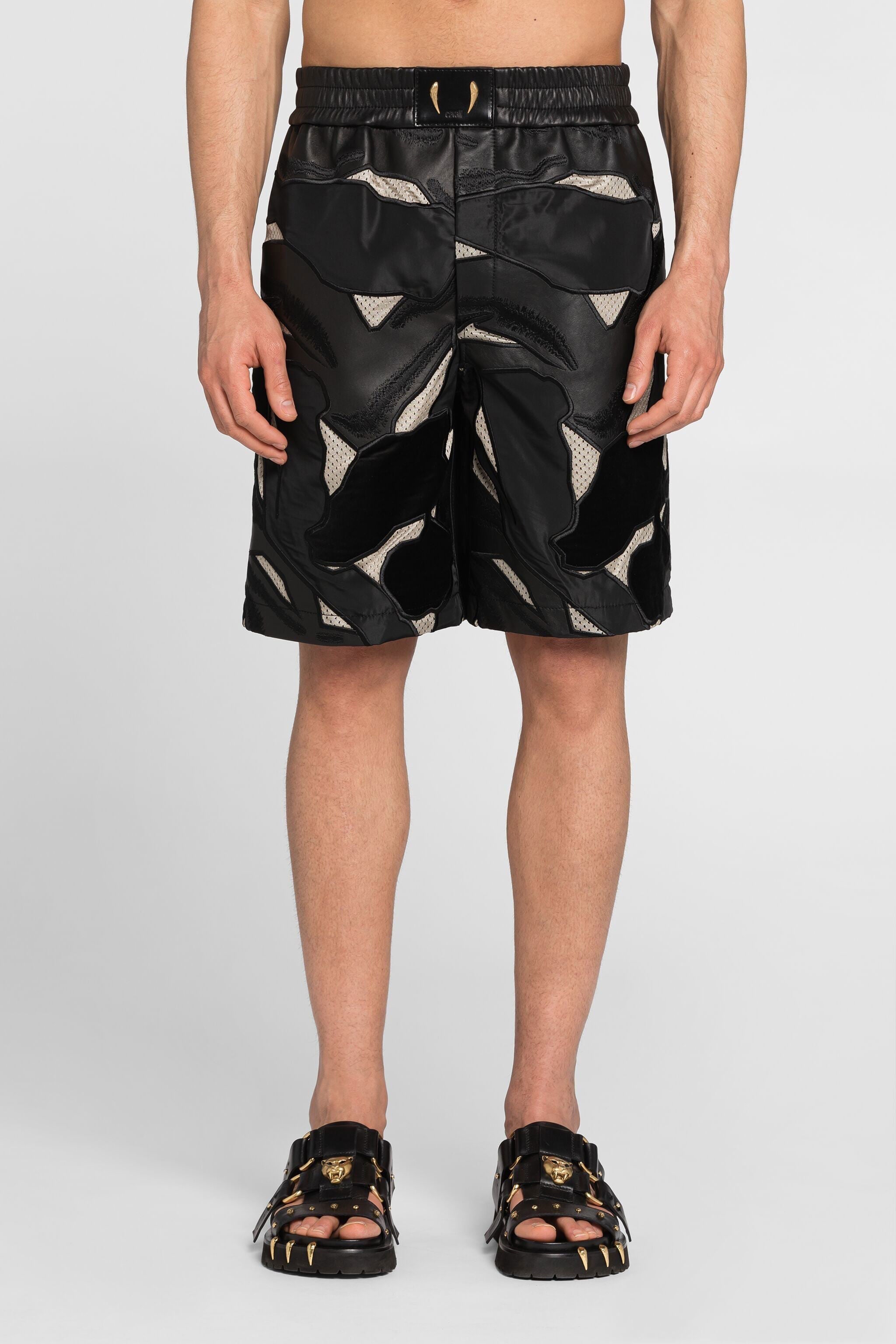 RC Panelled Tiger Tooth Shorts RC Panelled Tiger Tooth Shorts Black ONP208-PN095