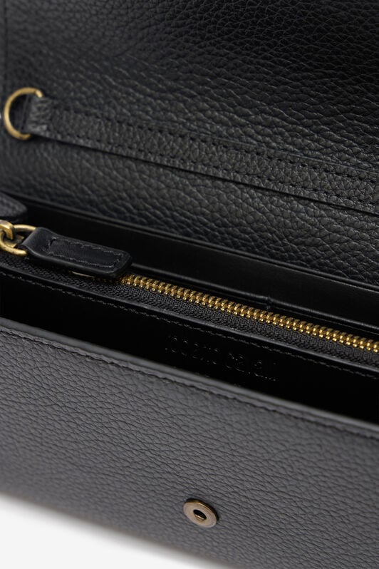RC Black Wallet On Chain with Monogram RC RC Black Wallet On Chain with Monogram RC BLACK QOA00D-PZO37