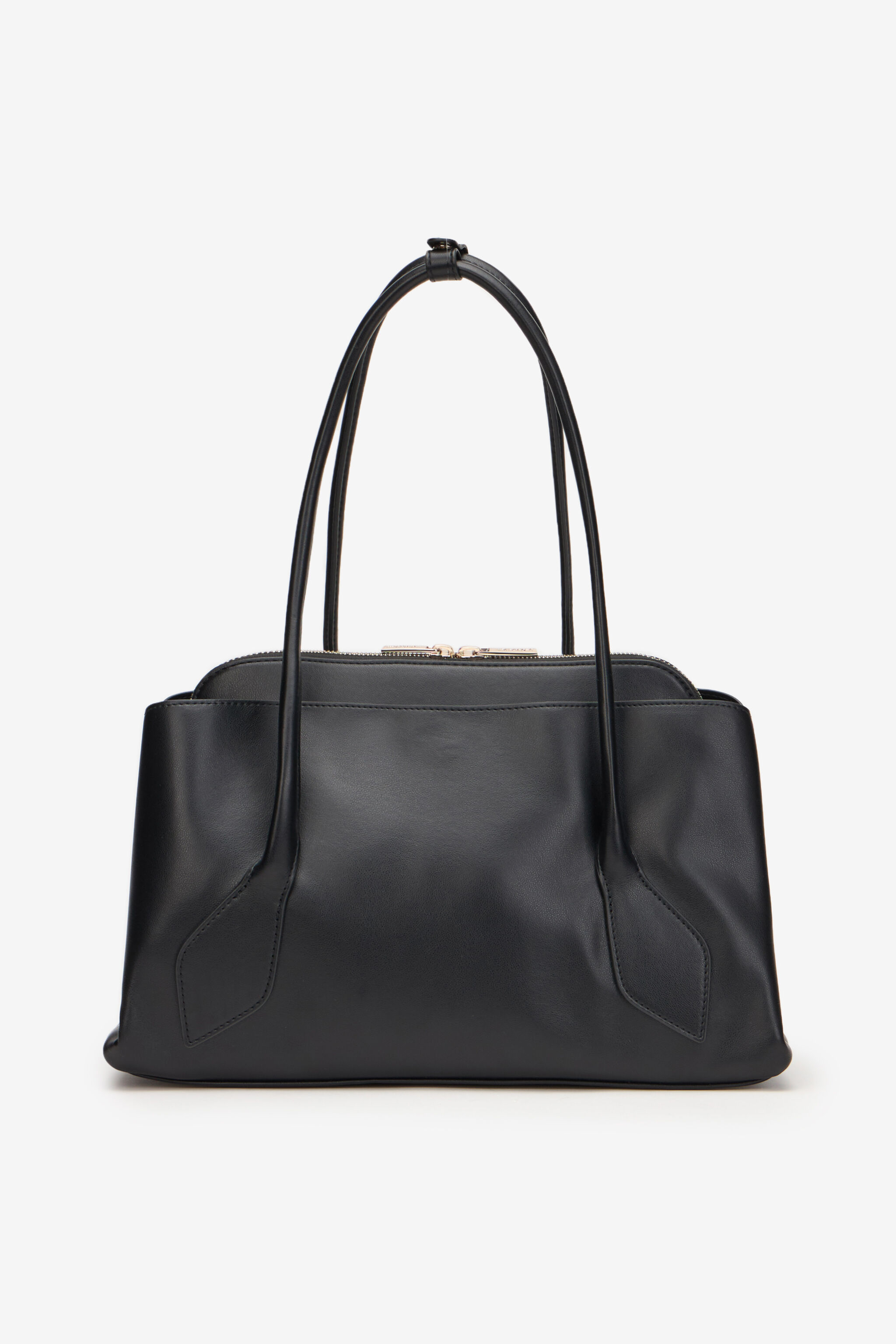 JC Shoulder Bag with Gold Details JC Shoulder Bag with Gold Details BLACK XFB059-XF495