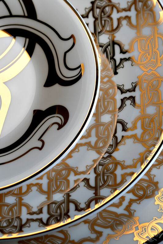HO Monogram Gold 2 Dinner Plates Set HO Monogram Gold 2 Dinner Plates Set Gold RALA33-IA038