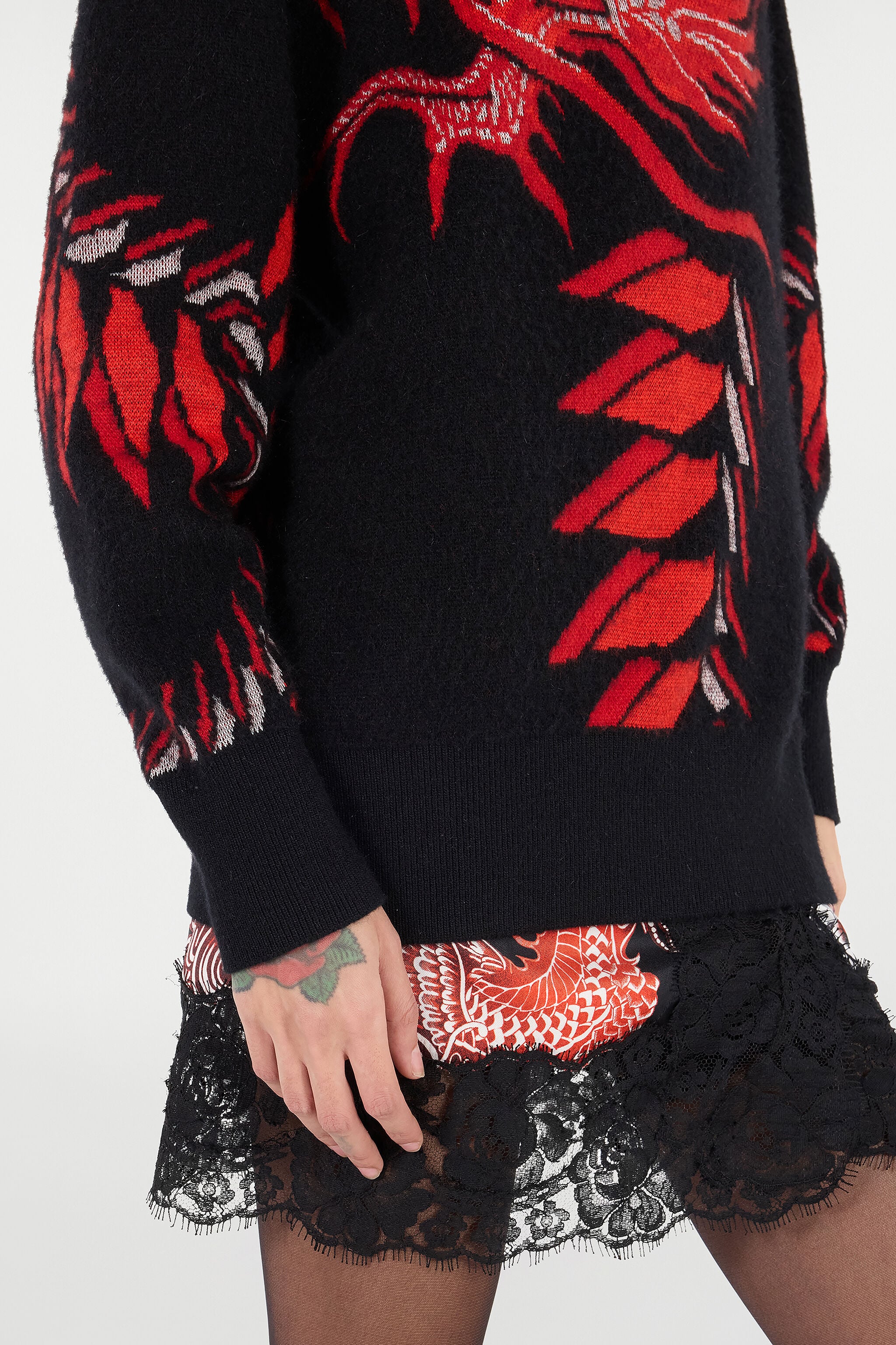 Long Sweater With Pattern And Dragon in Black/Red for Women