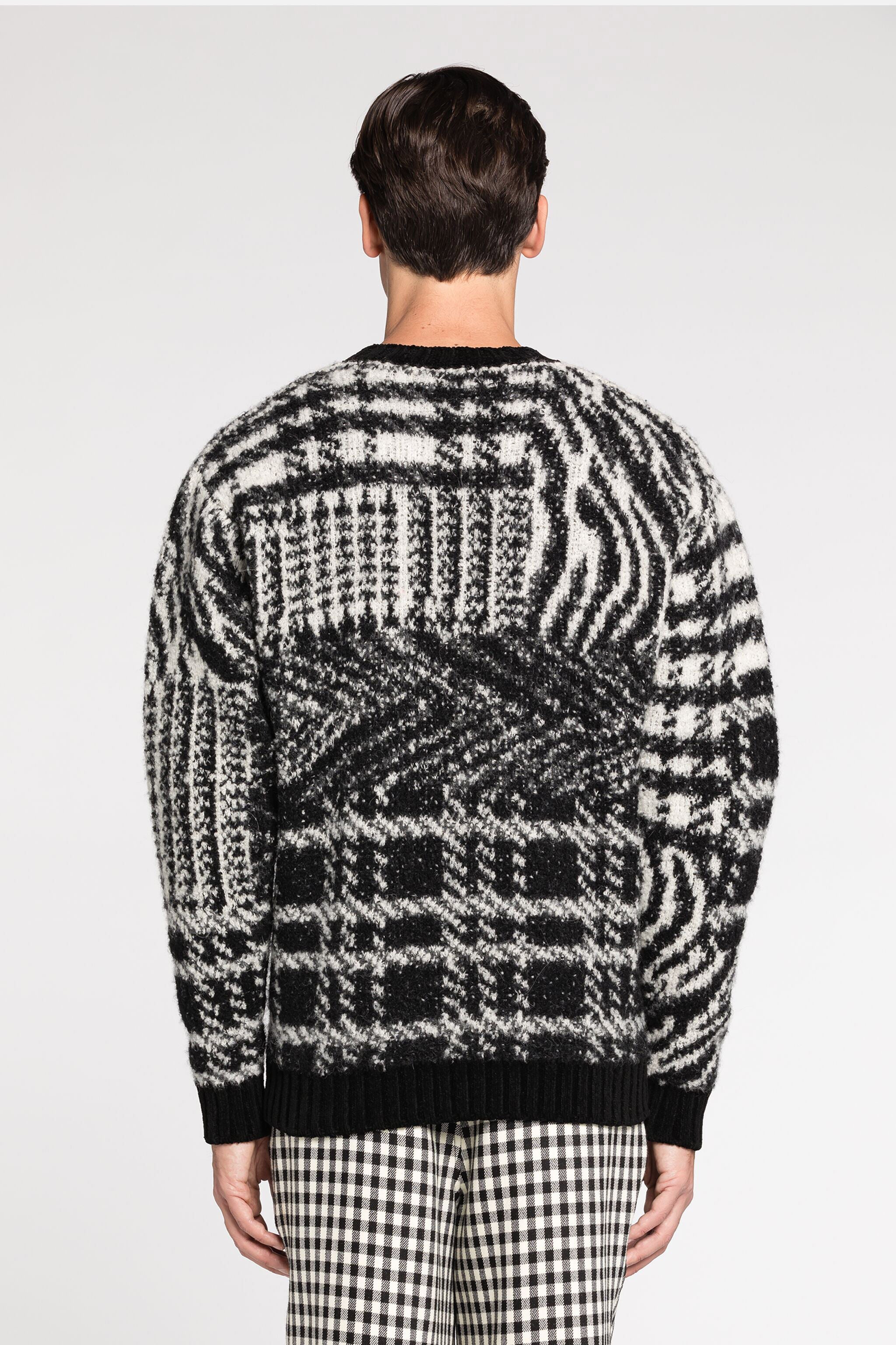 RC Maglione con motivo a intarsio RC Maglione con motivo a intarsio BLACK RRM614-MA006