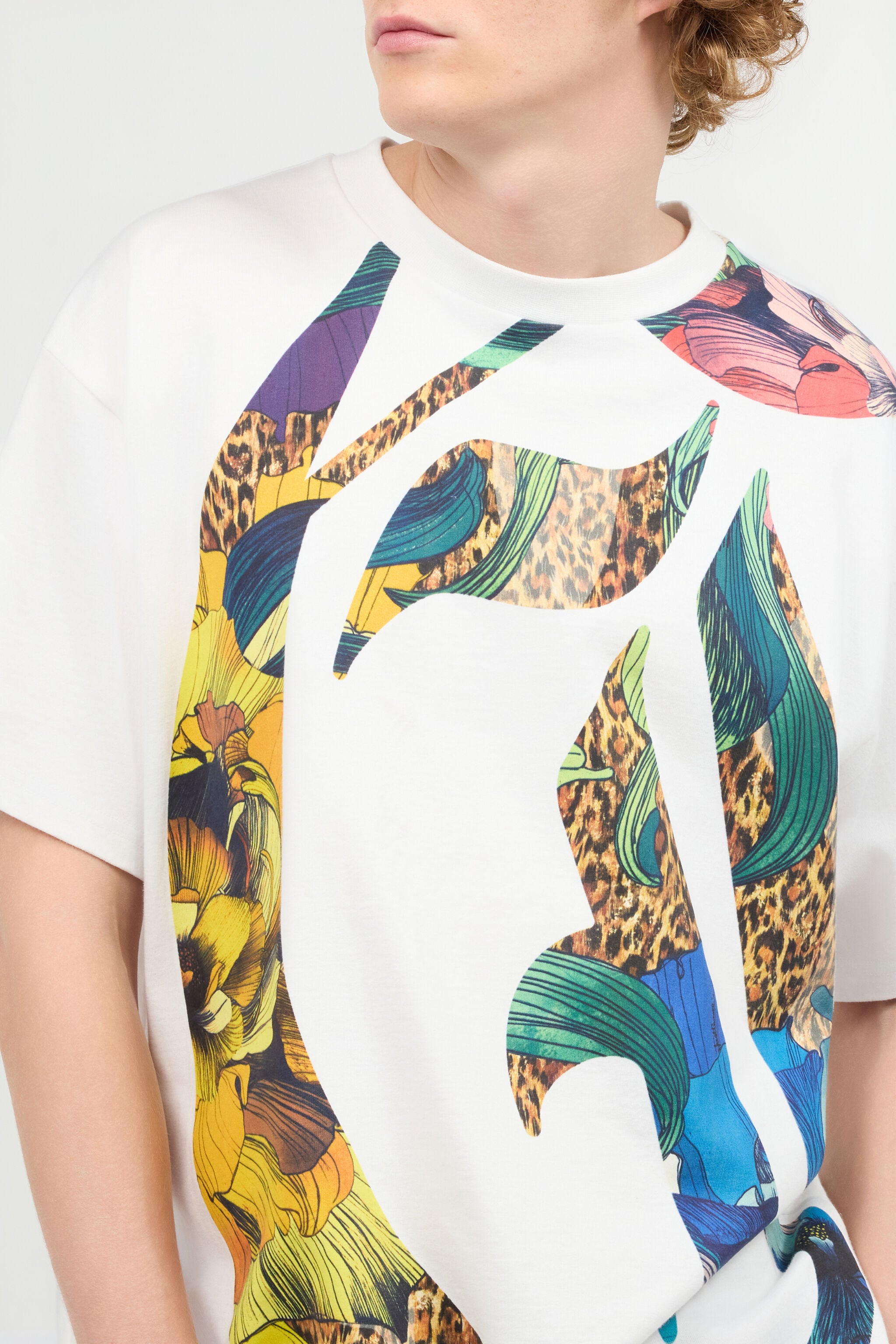 JC T-Shirt With JC Monogram, Jaguar Skin And Floral Print JC T-Shirt With JC Monogram, Jaguar Skin And Floral Print White UFT028-UF048