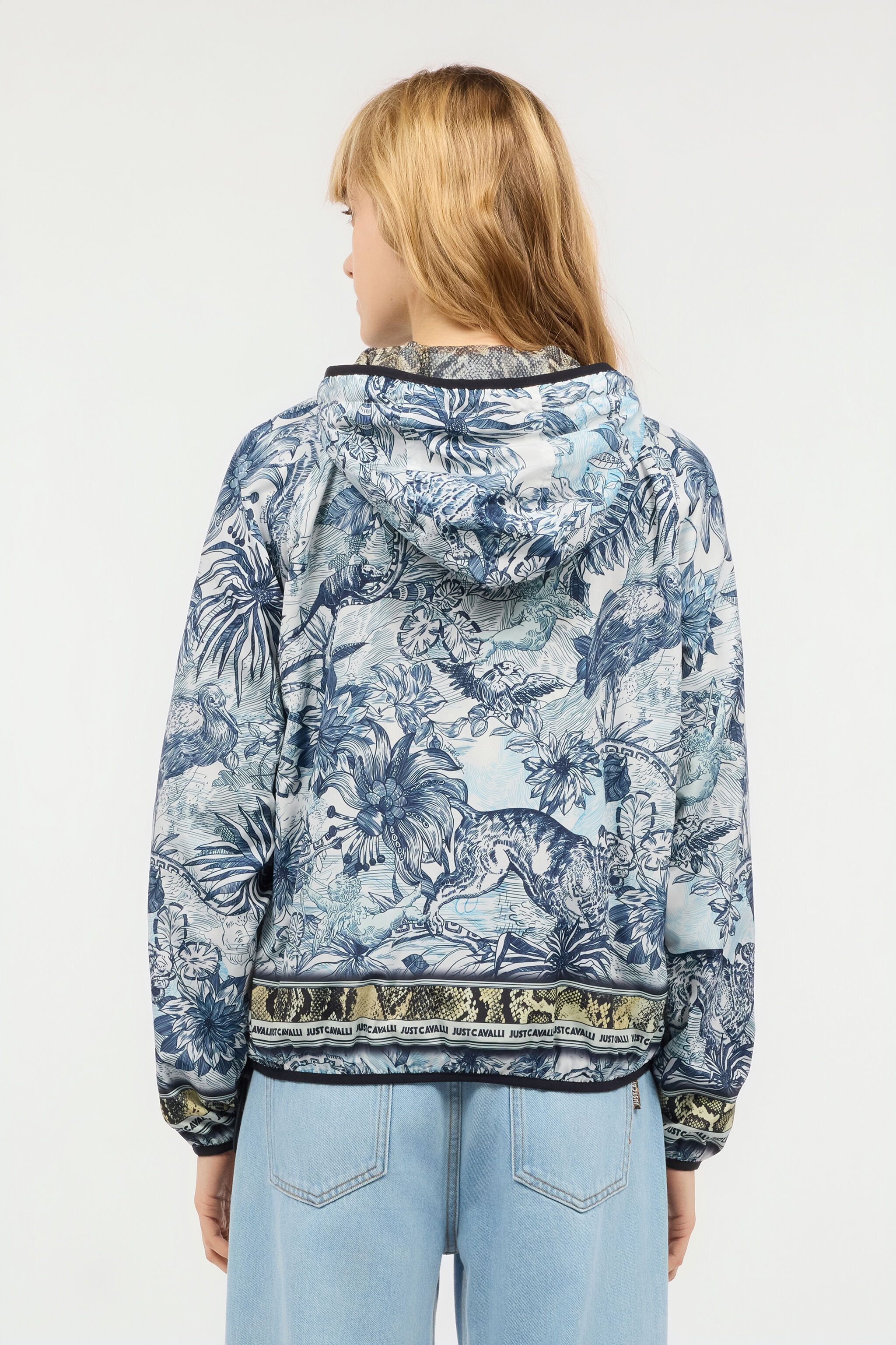 JC Chaqueta Con Capucha Y Estampado Jungle JC Chaqueta Con Capucha Y Estampado Jungle Azul claro UFT197-UF263