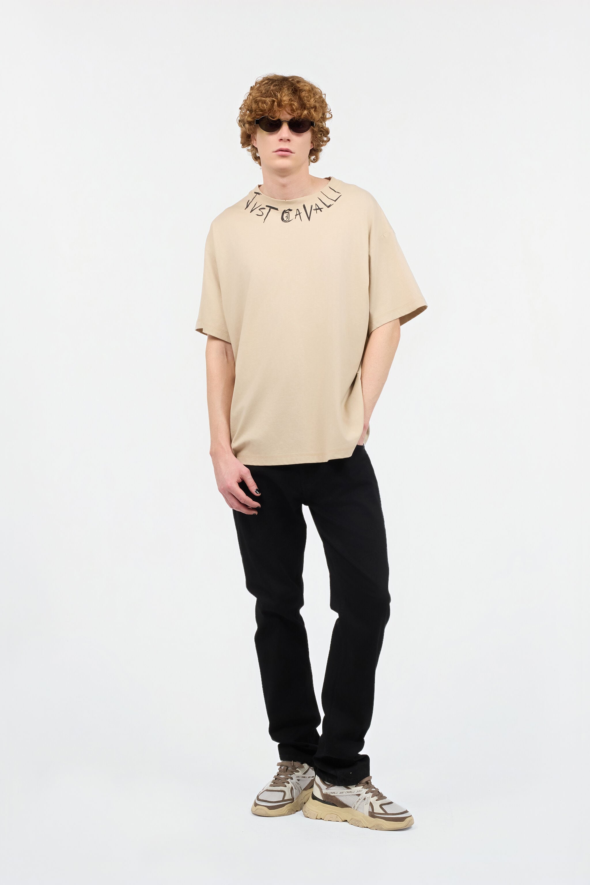 JC Distressed Crew-Neck T-Shirt With Logo JC Distressed Crew-Neck T-Shirt With Logo Light Brown UFT043-UF063