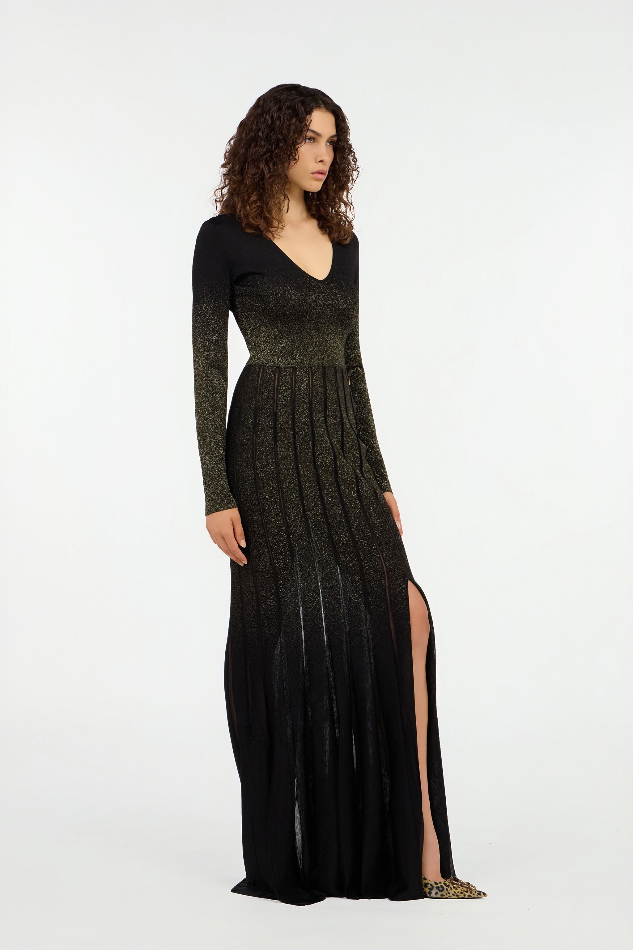 RC Long dress in black and gold with pleated skirt RC Long dress in black and gold with pleated skirt NERO/ORO VWM199-MO007