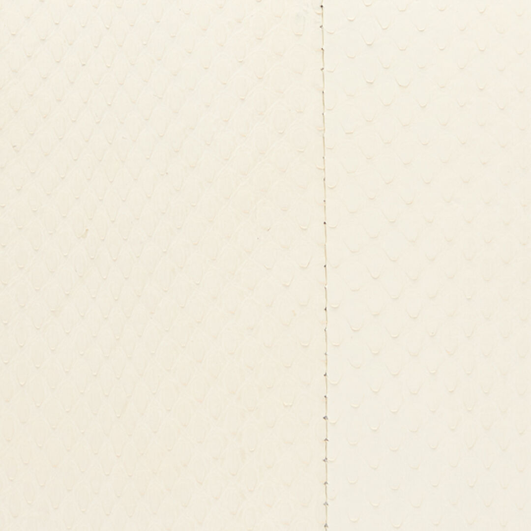 RC White Bag with Snake and Scale Motif RC White Bag with Snake and Scale Motif WHITE WWB001-PA001