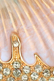 RC Necklace With Shell Pendant And Crystals RC Necklace With Shell Pendant And Crystals Gold UWG018-AM072